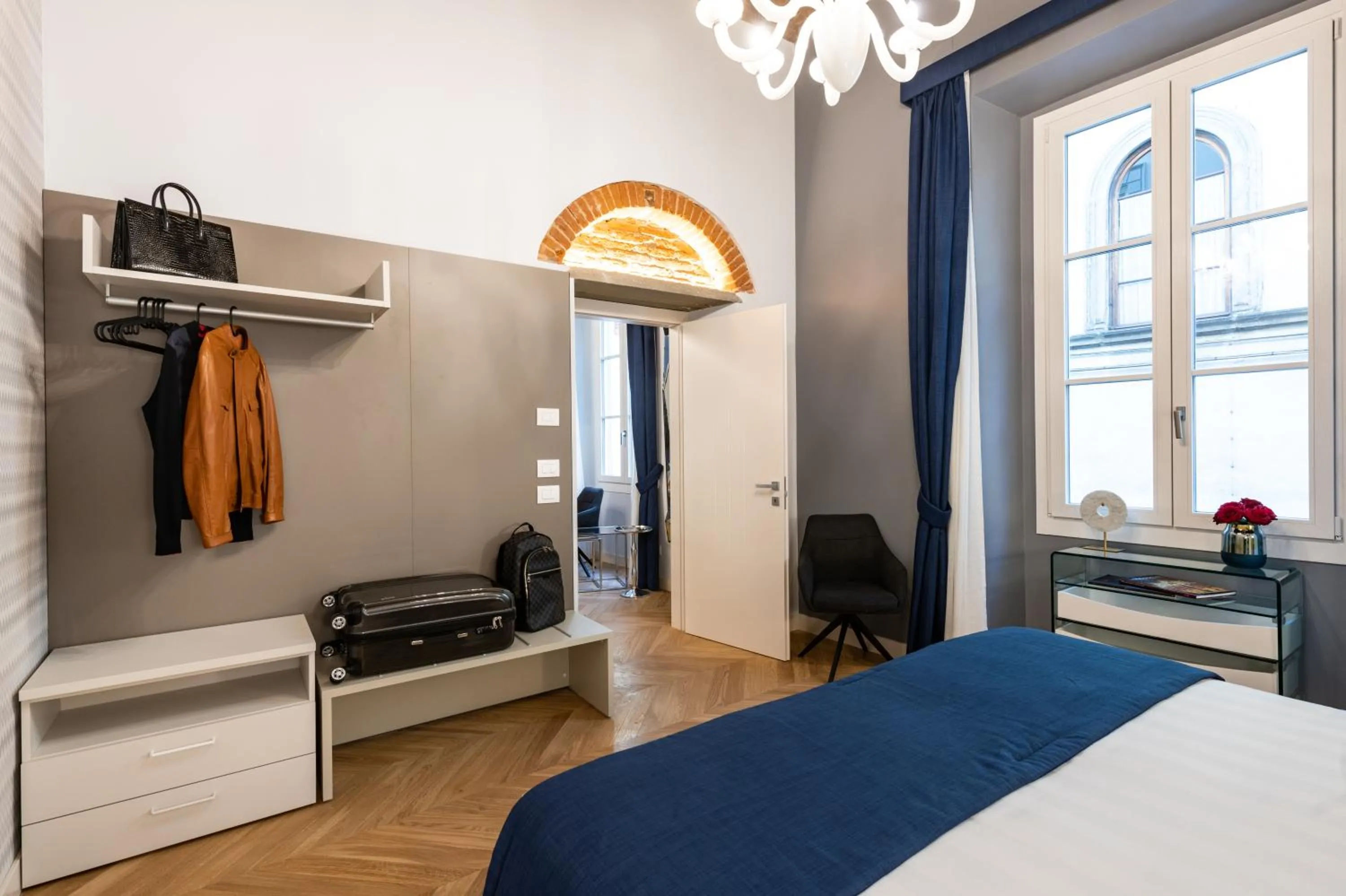 Photo of the whole room, Bed in Kairos by Florence Art Apartments