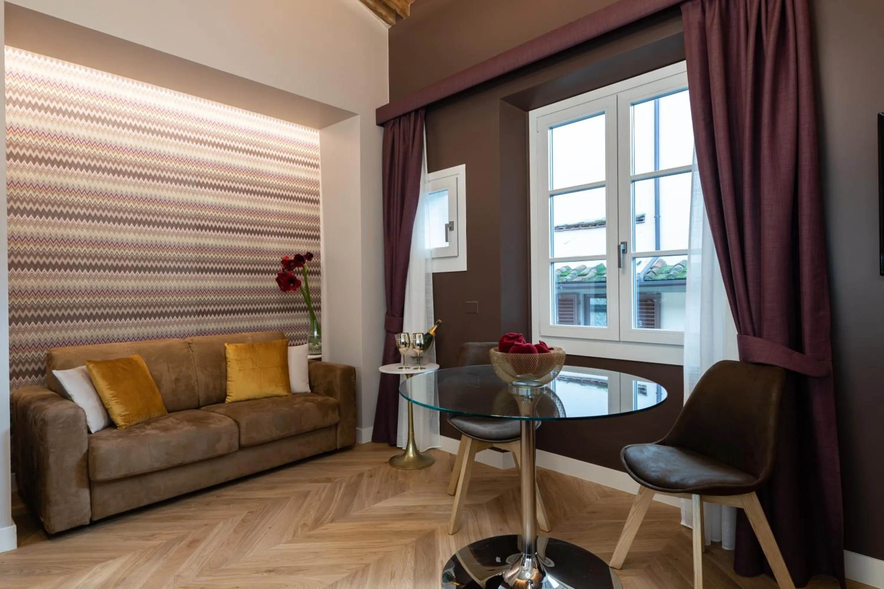 Living room in Kairos by Florence Art Apartments