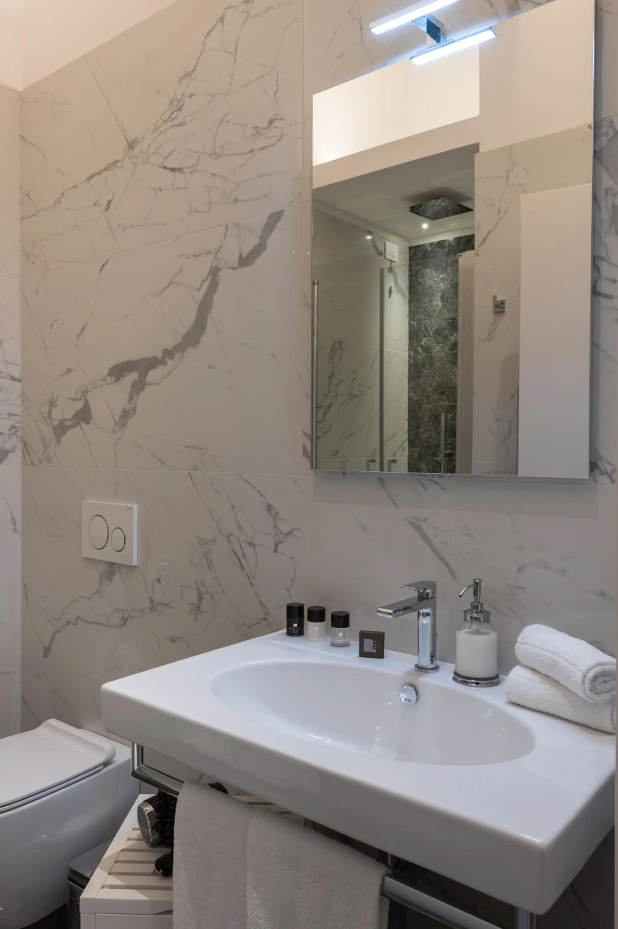 Bathroom in Kairos by Florence Art Apartments
