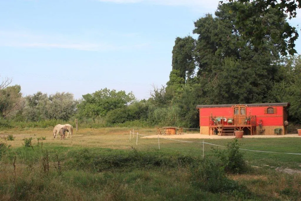 La roulotte "Les Saintes"