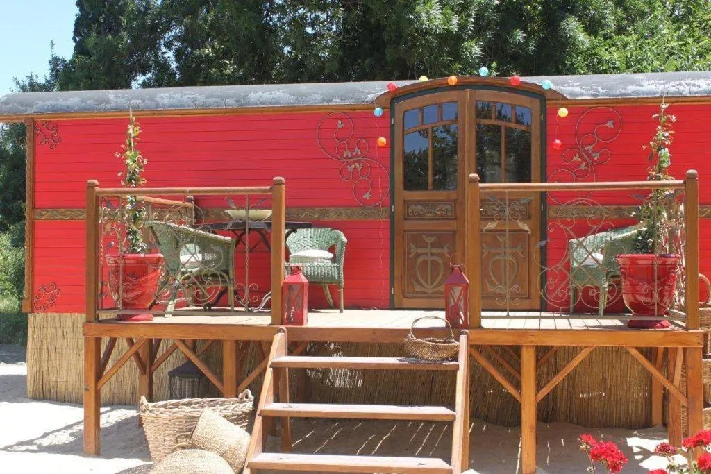 La roulotte "Les Saintes"