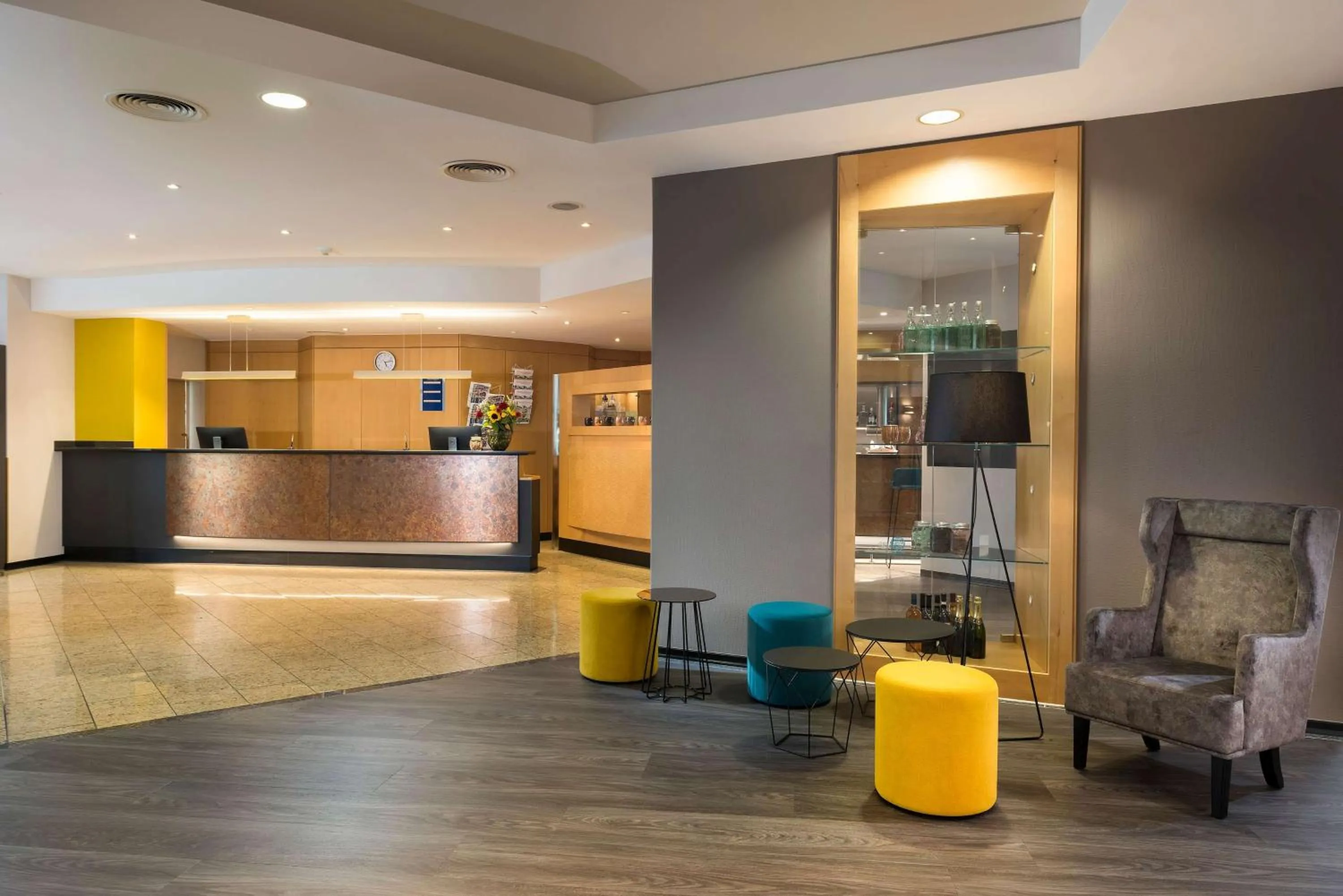Lobby or reception in Ramada by Wyndham Hannover Messe