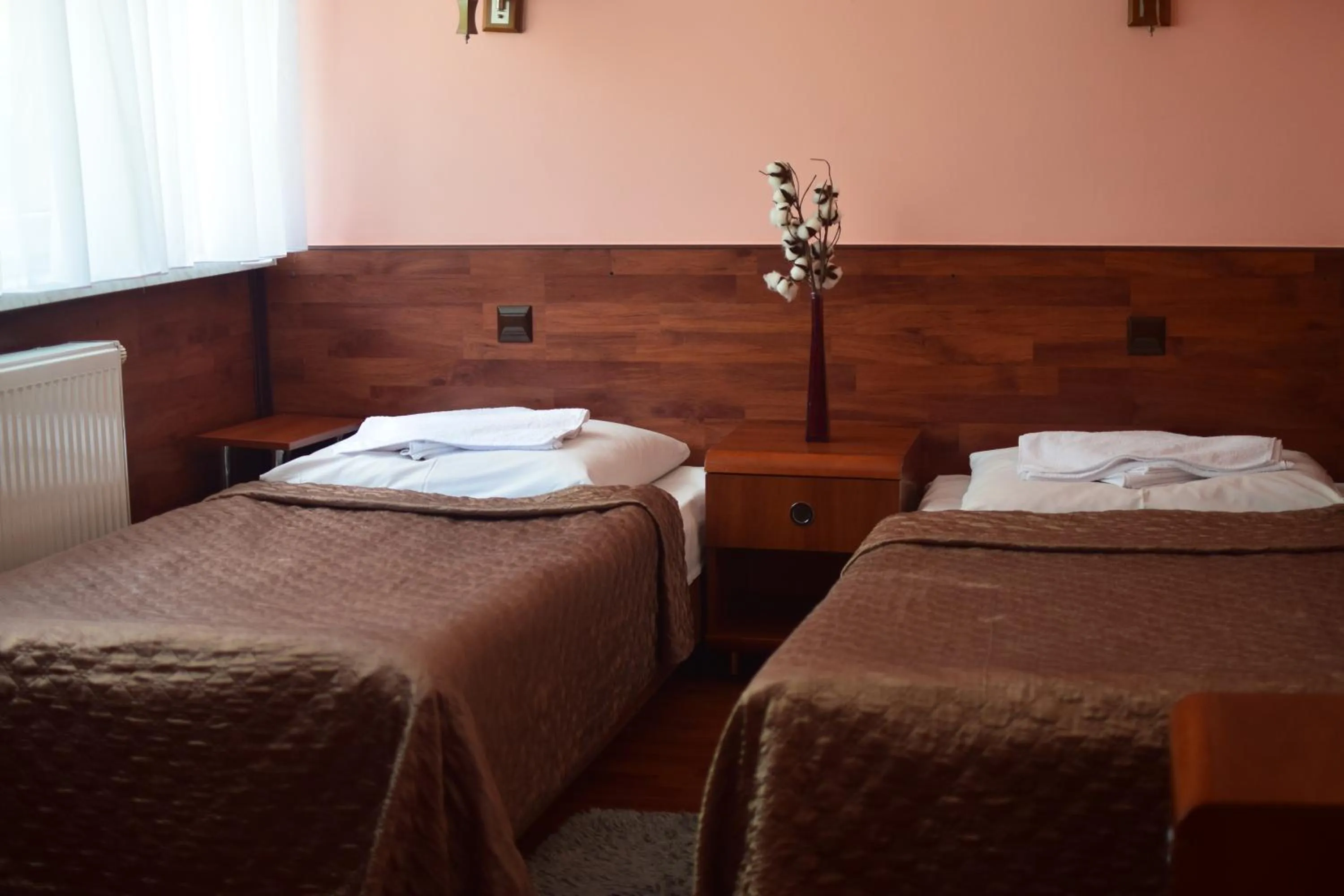 Photo of the whole room, Bed in Hotel Skaut