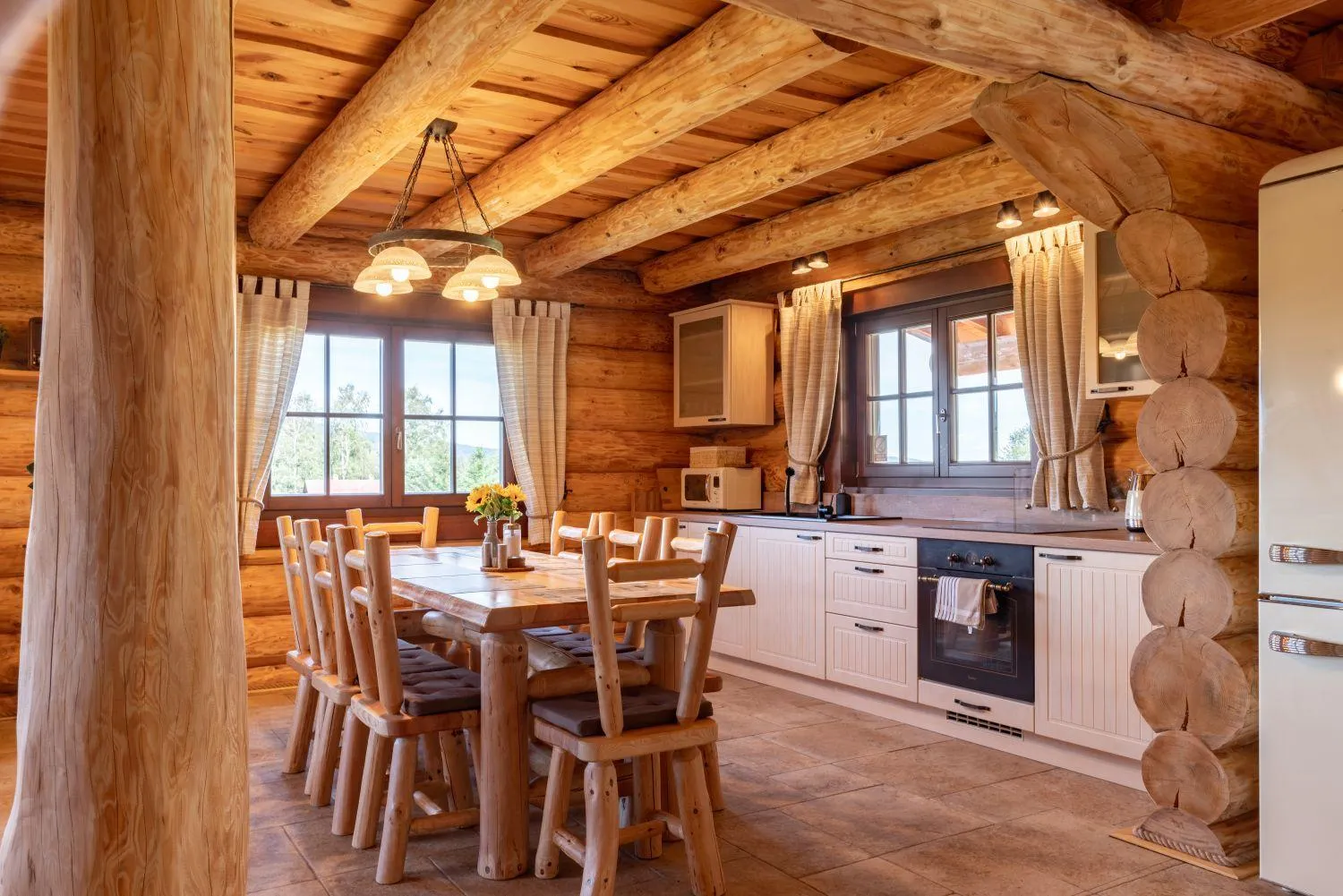 Kitchen or kitchenette in Apartmány Srub Výtoňka Lipno