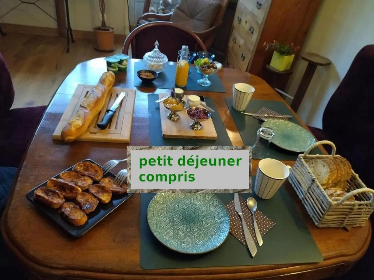 Food and drinks in chambres d'hôtes Le Carillon