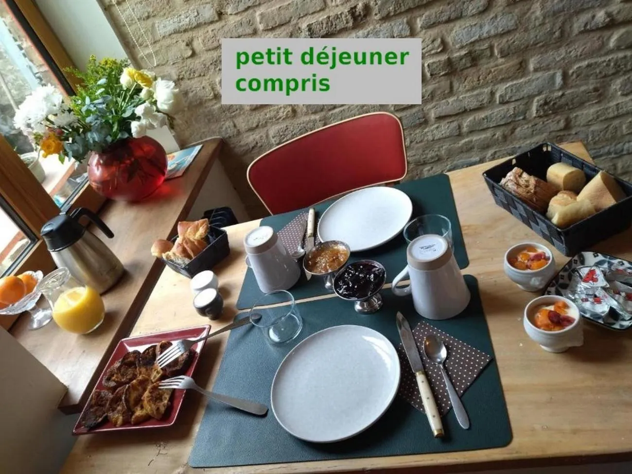 Food and drinks in chambres d'hôtes Le Carillon