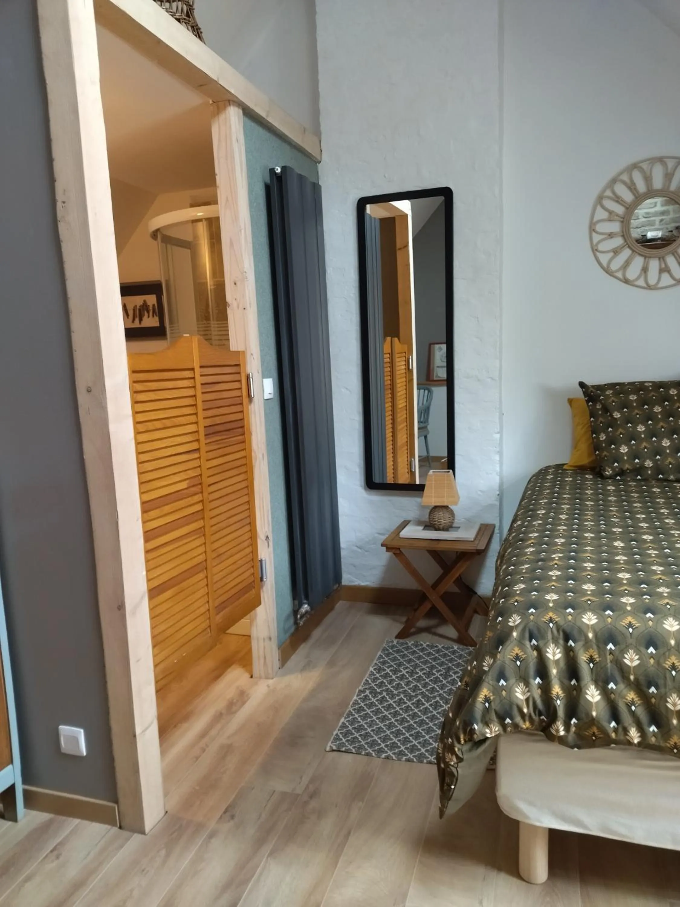 Photo of the whole room, Bed in chambres d'hôtes Le Carillon