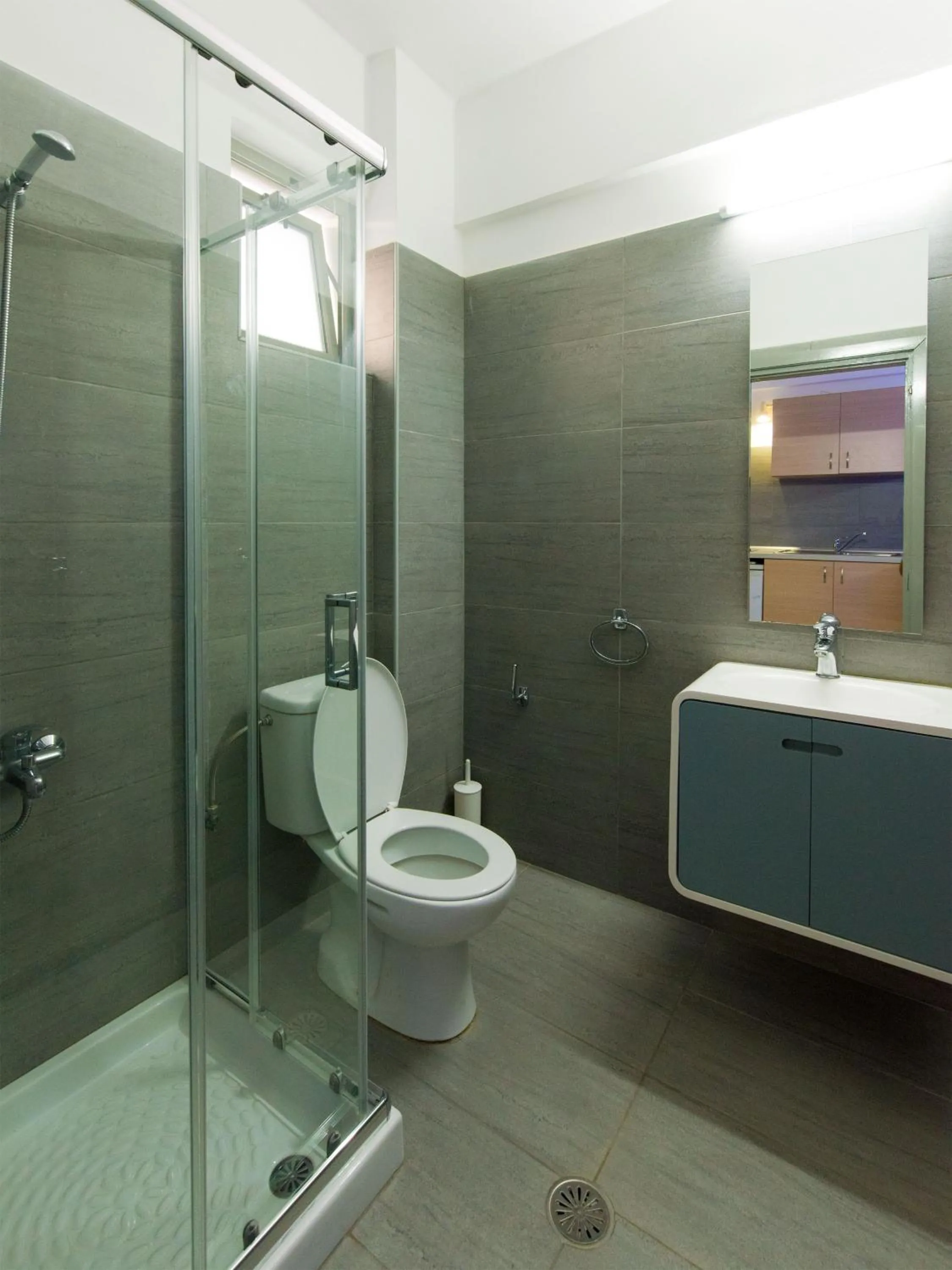 Bathroom in Vergina Sun