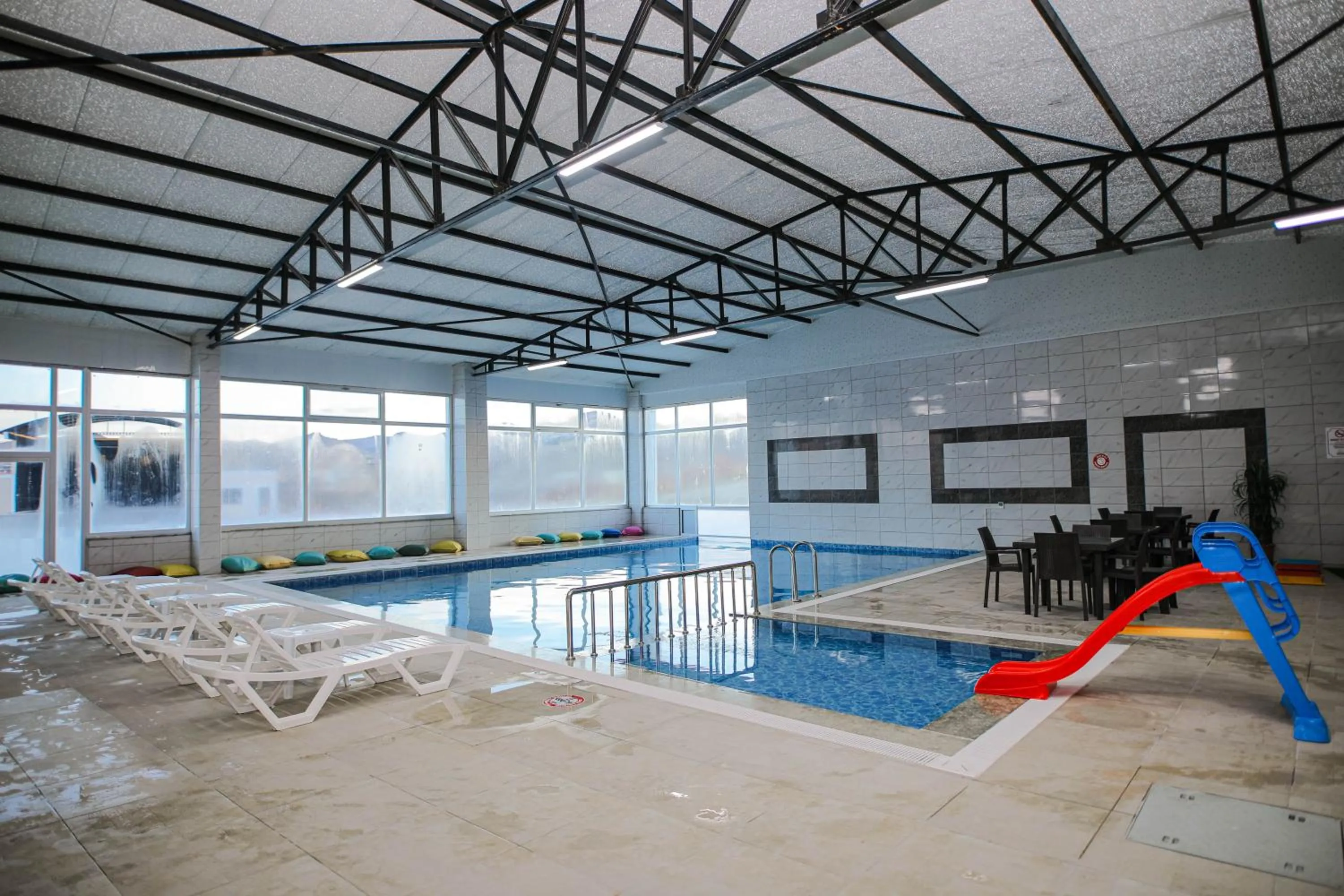 Swimming pool in Emin Koçak Termal & Spa - Convention Center
