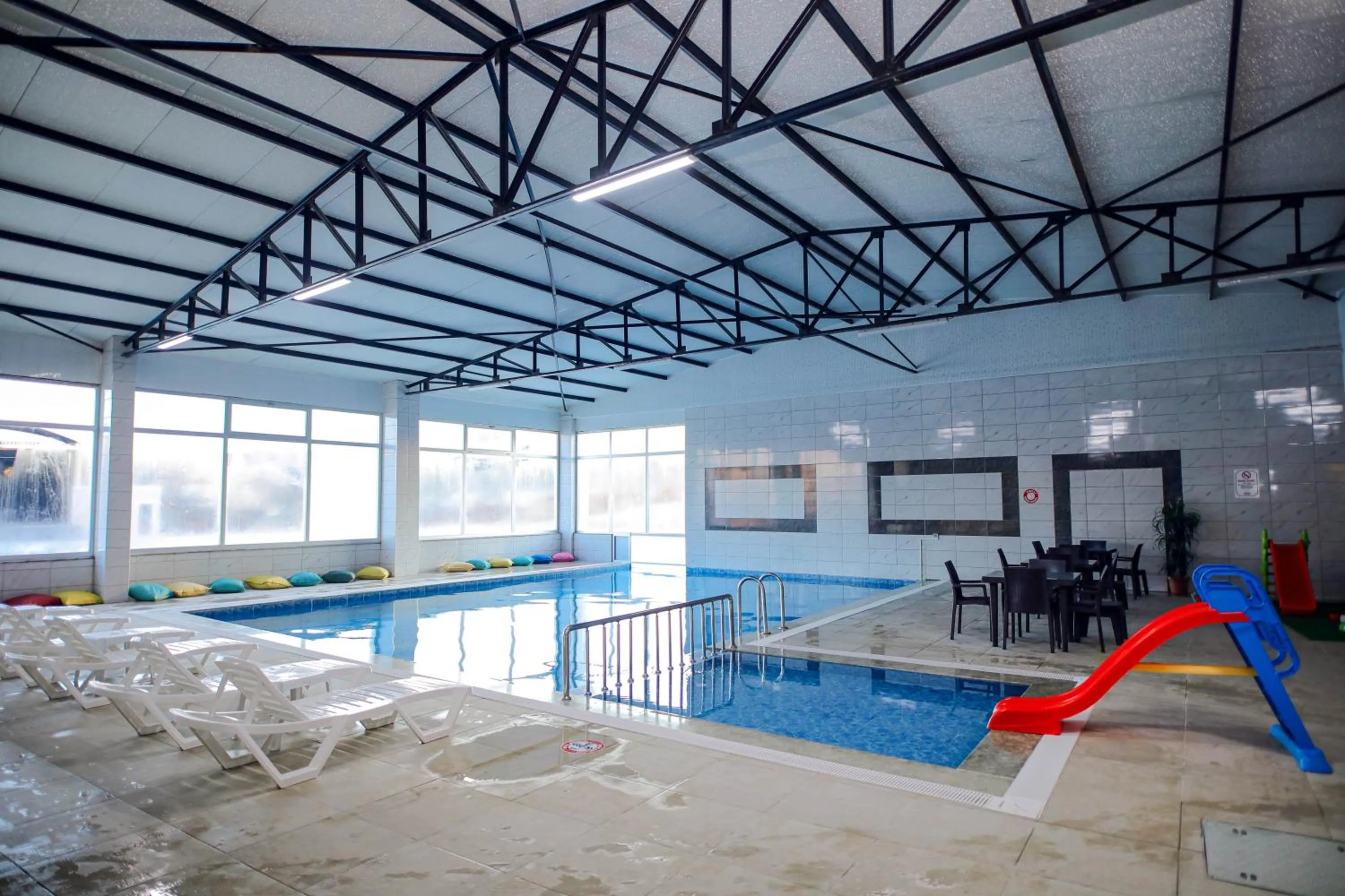 Swimming pool in Emin Koçak Termal & Spa - Convention Center