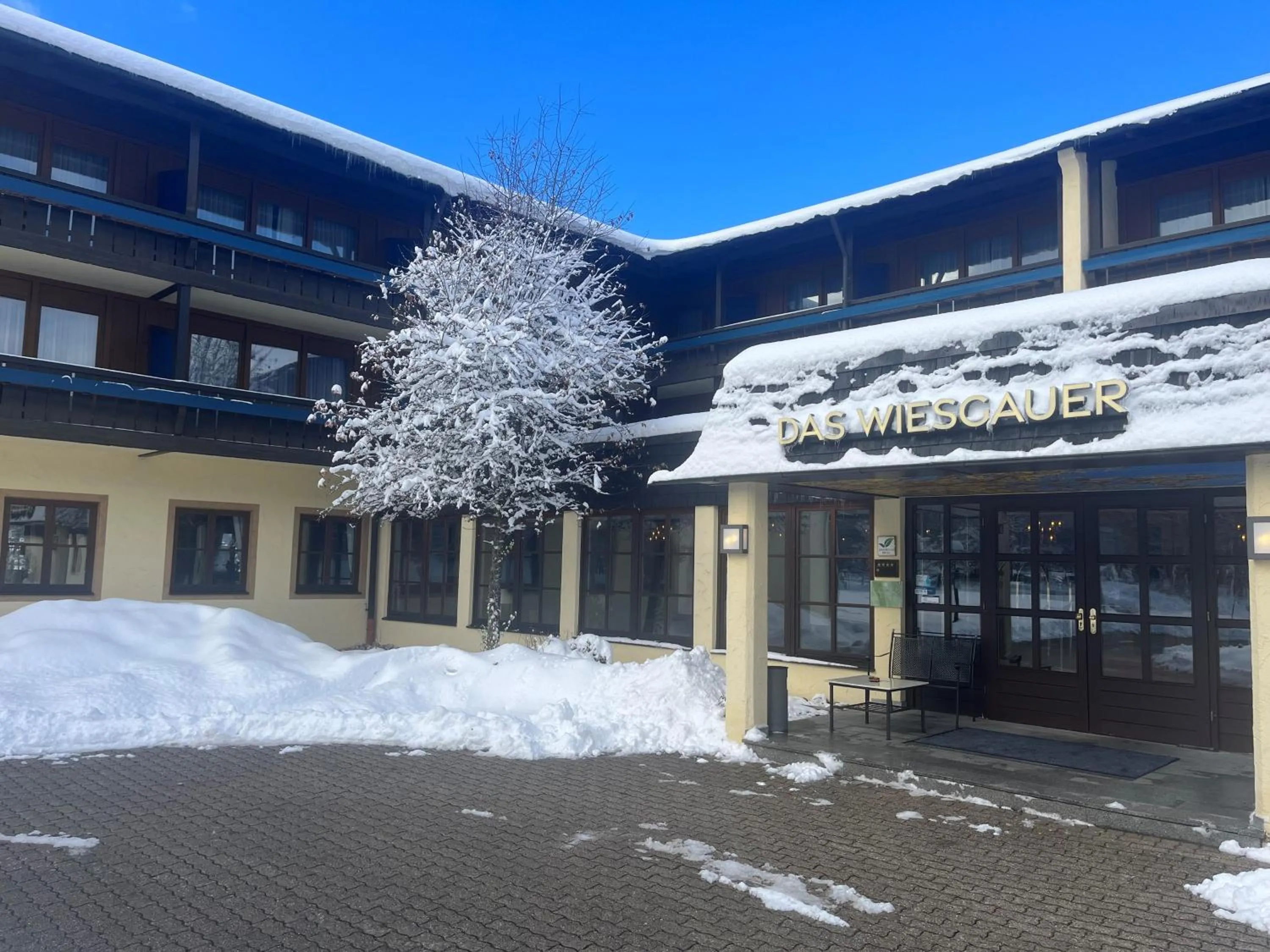 Property building in Das Wiesgauer - Alpenhotel Inzell