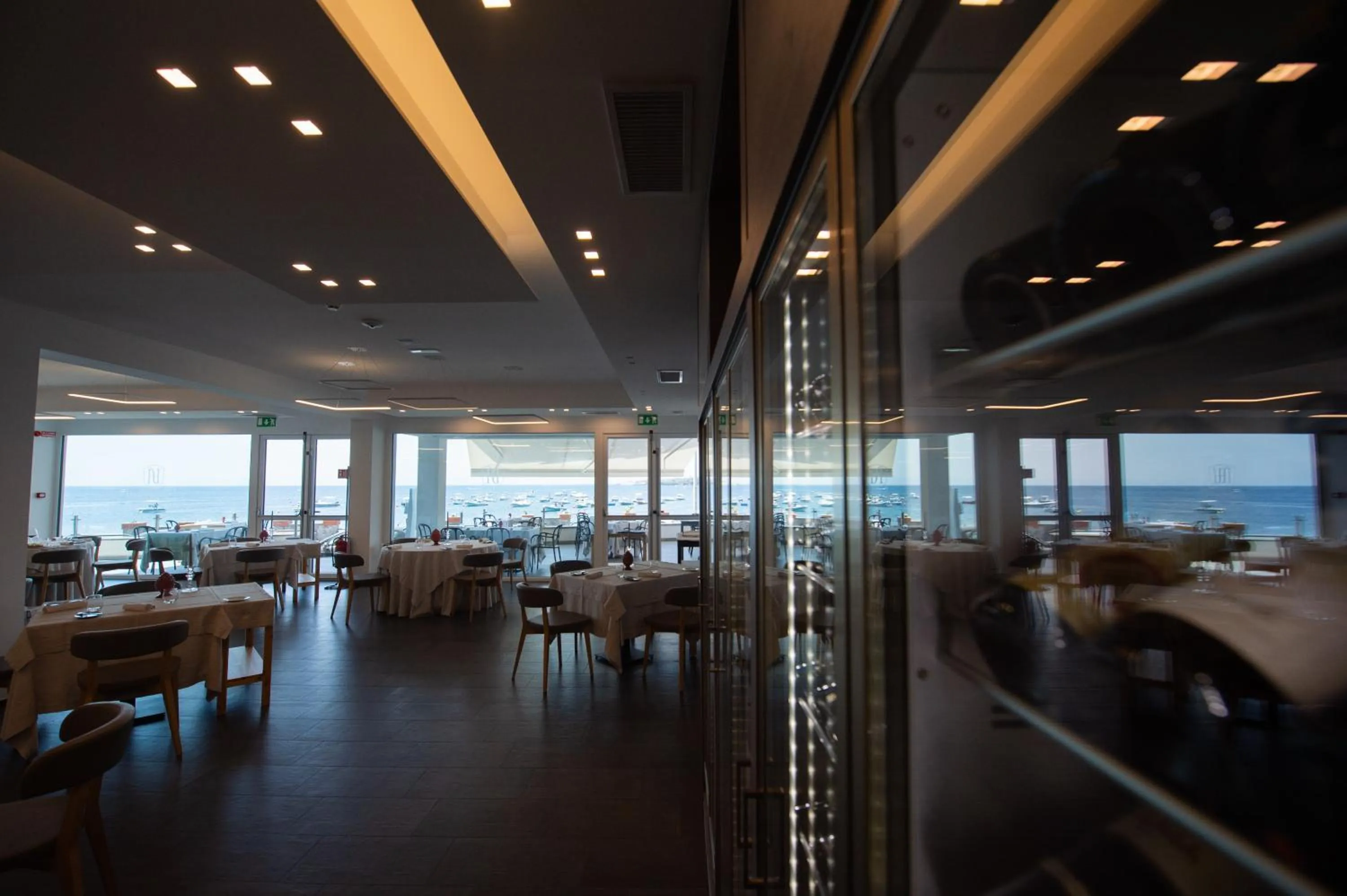 Restaurant/places to eat in Grand Hotel Faraglioni