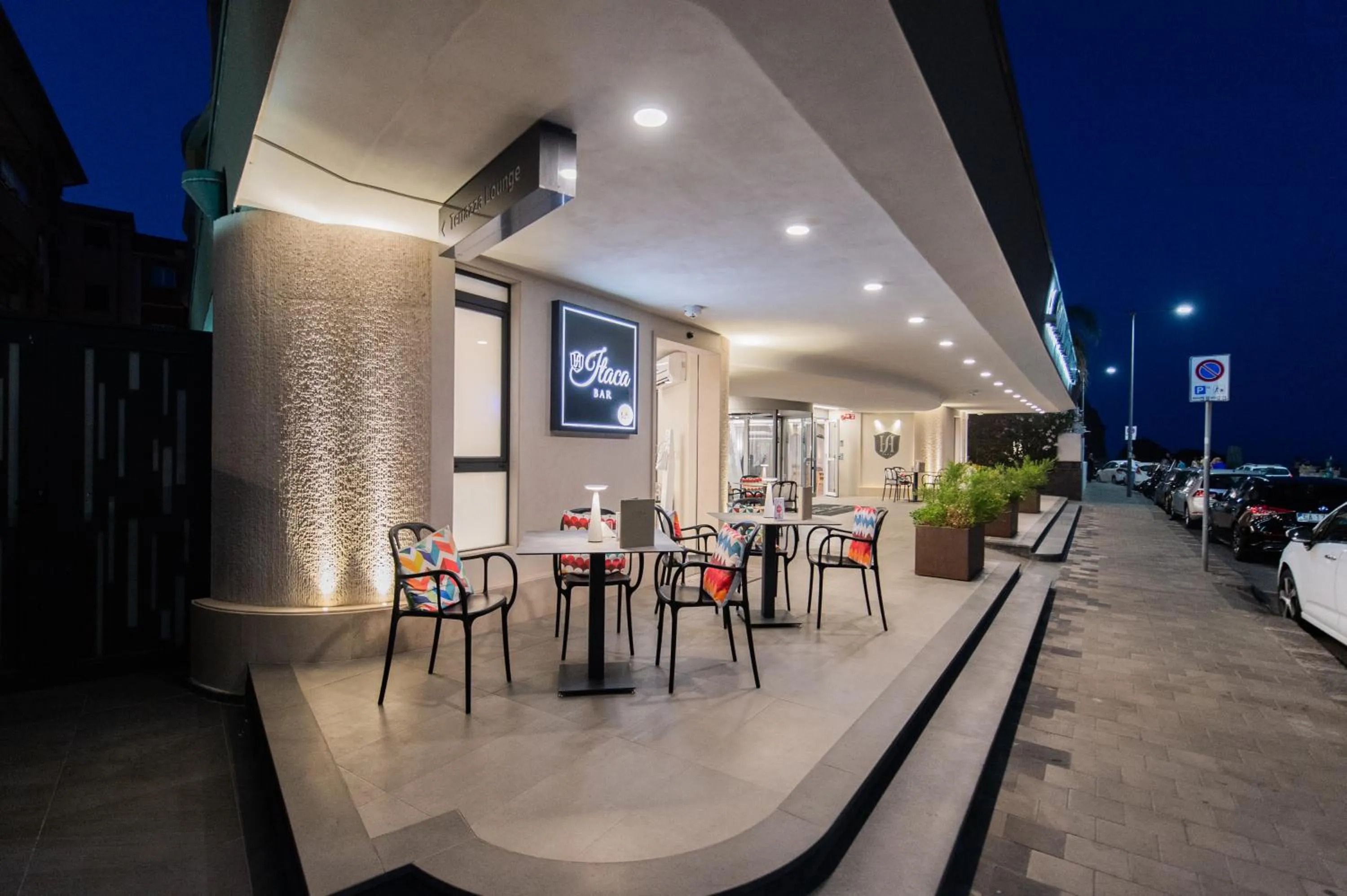 Lounge or bar in Grand Hotel Faraglioni