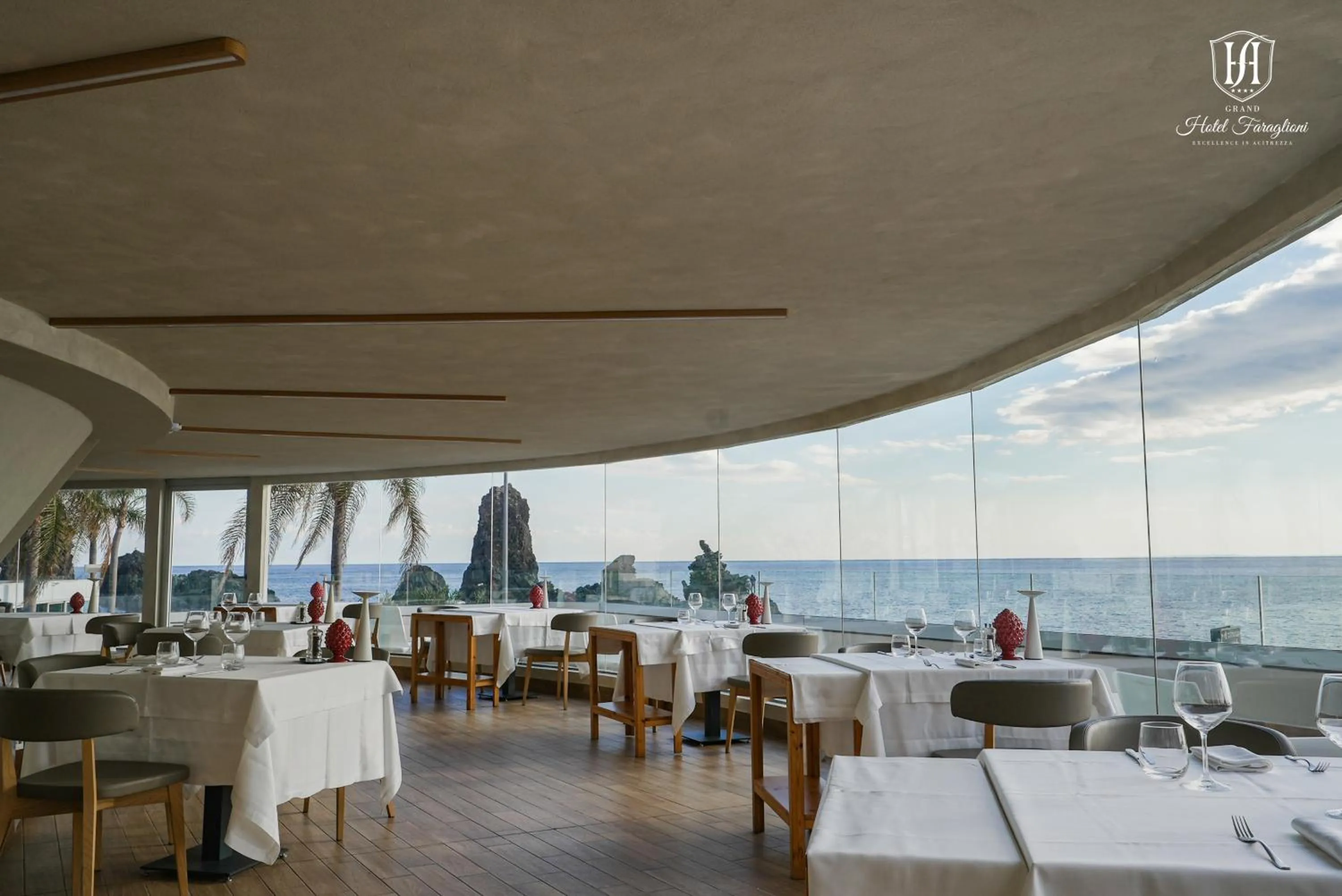 Restaurant/places to eat in Grand Hotel Faraglioni