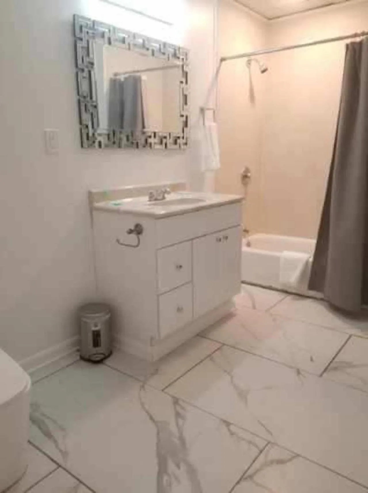 Bathroom in 7BR- SLEEPS 15! Celebrity Villa! Great Rates!!