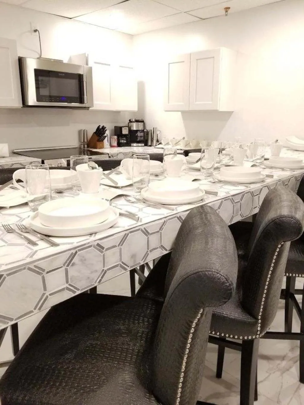 Dining area in 7BR- SLEEPS 15! Celebrity Villa! Great Rates!!