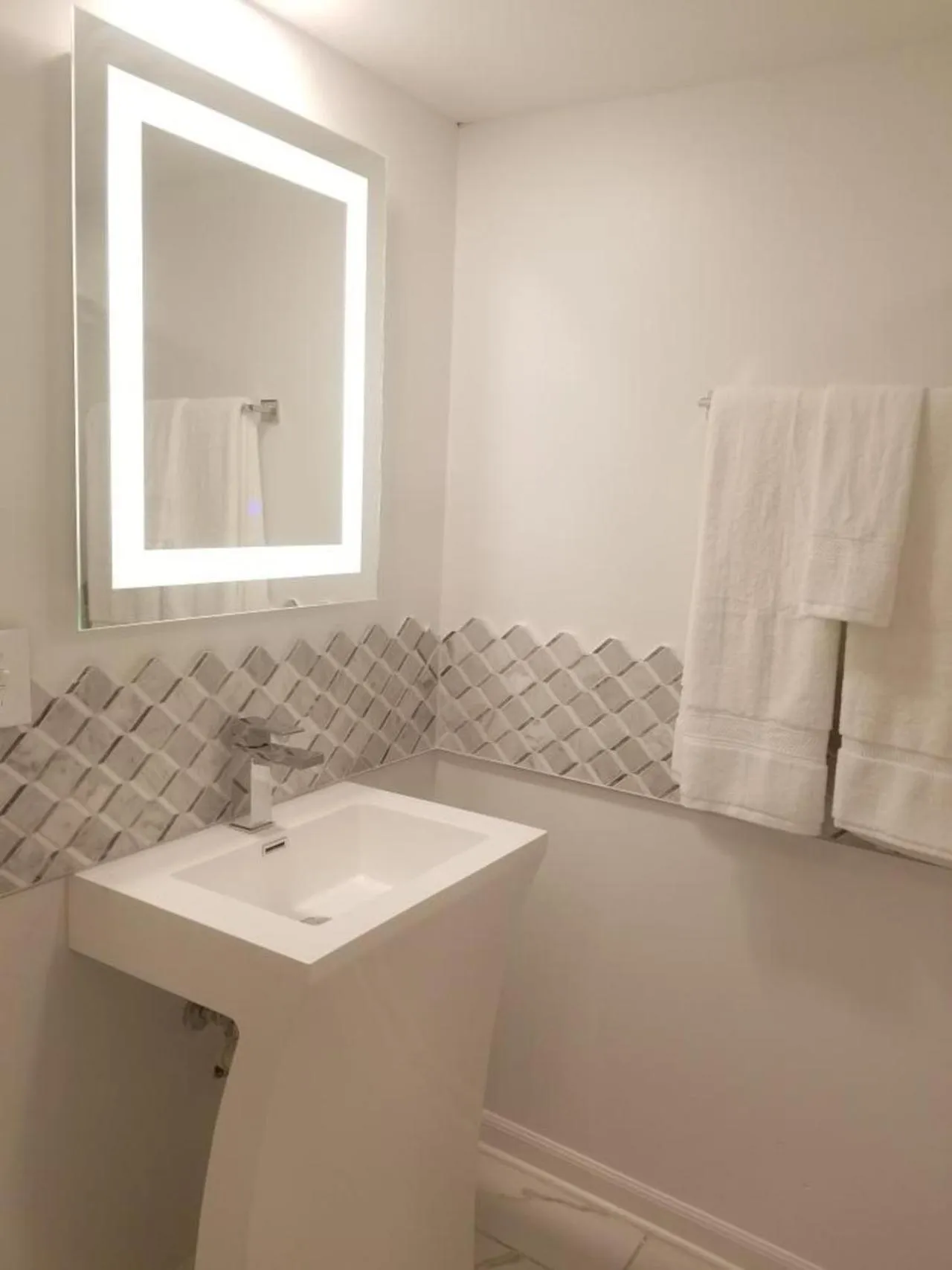 Bathroom in 7BR- SLEEPS 15! Celebrity Villa! Great Rates!!