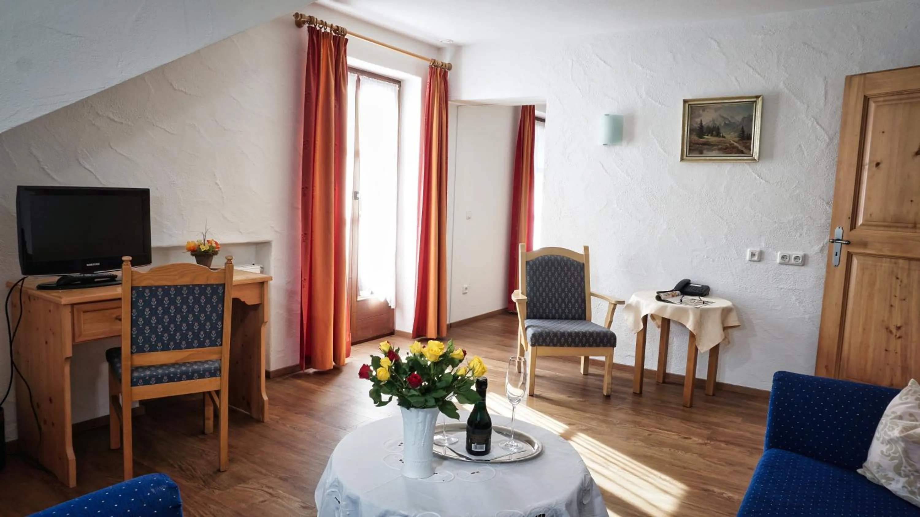 Photo of the whole room in Hotel Landhaus Feldmeier ***S