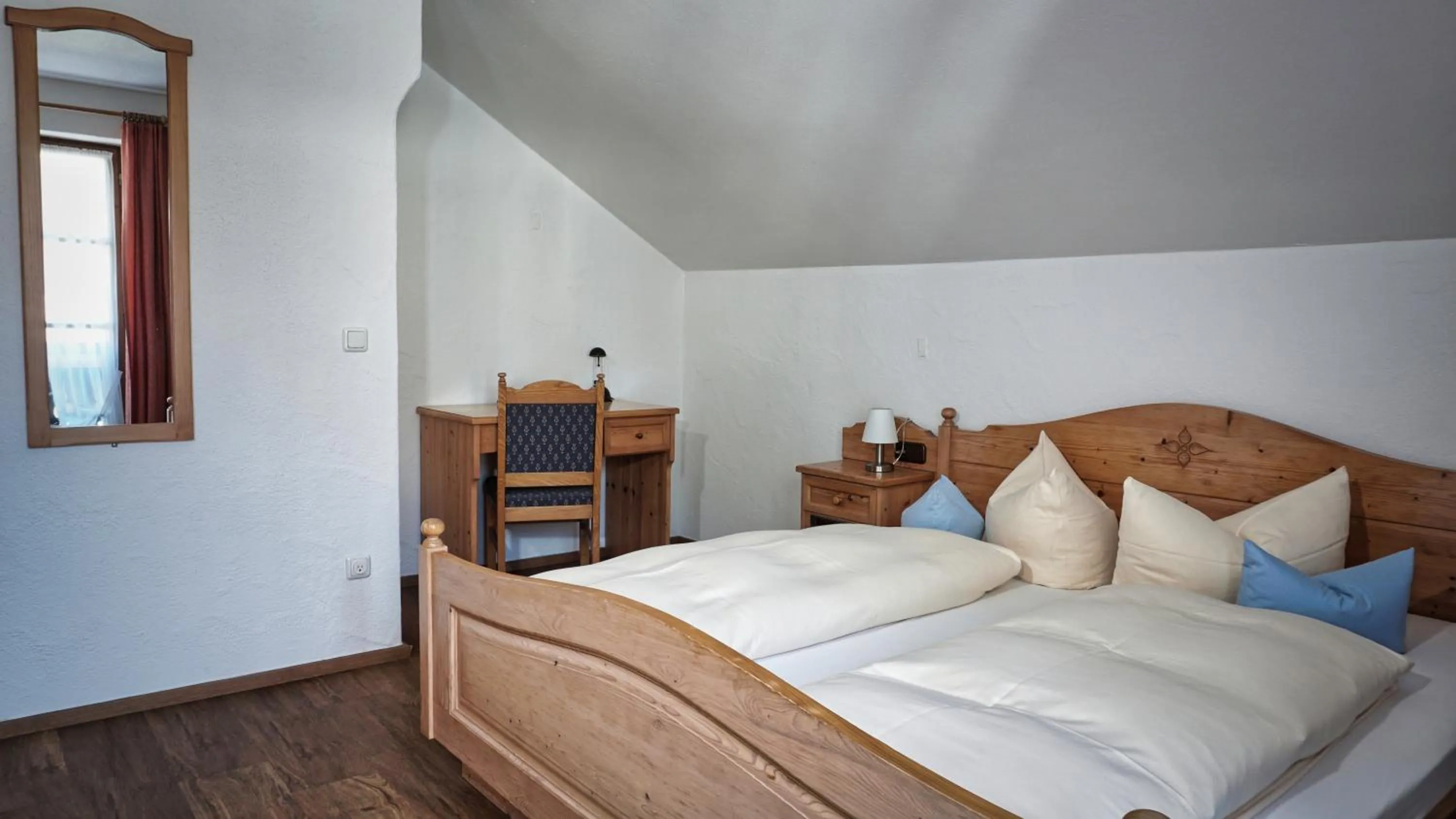 Photo of the whole room, Bed in Hotel Landhaus Feldmeier ***S