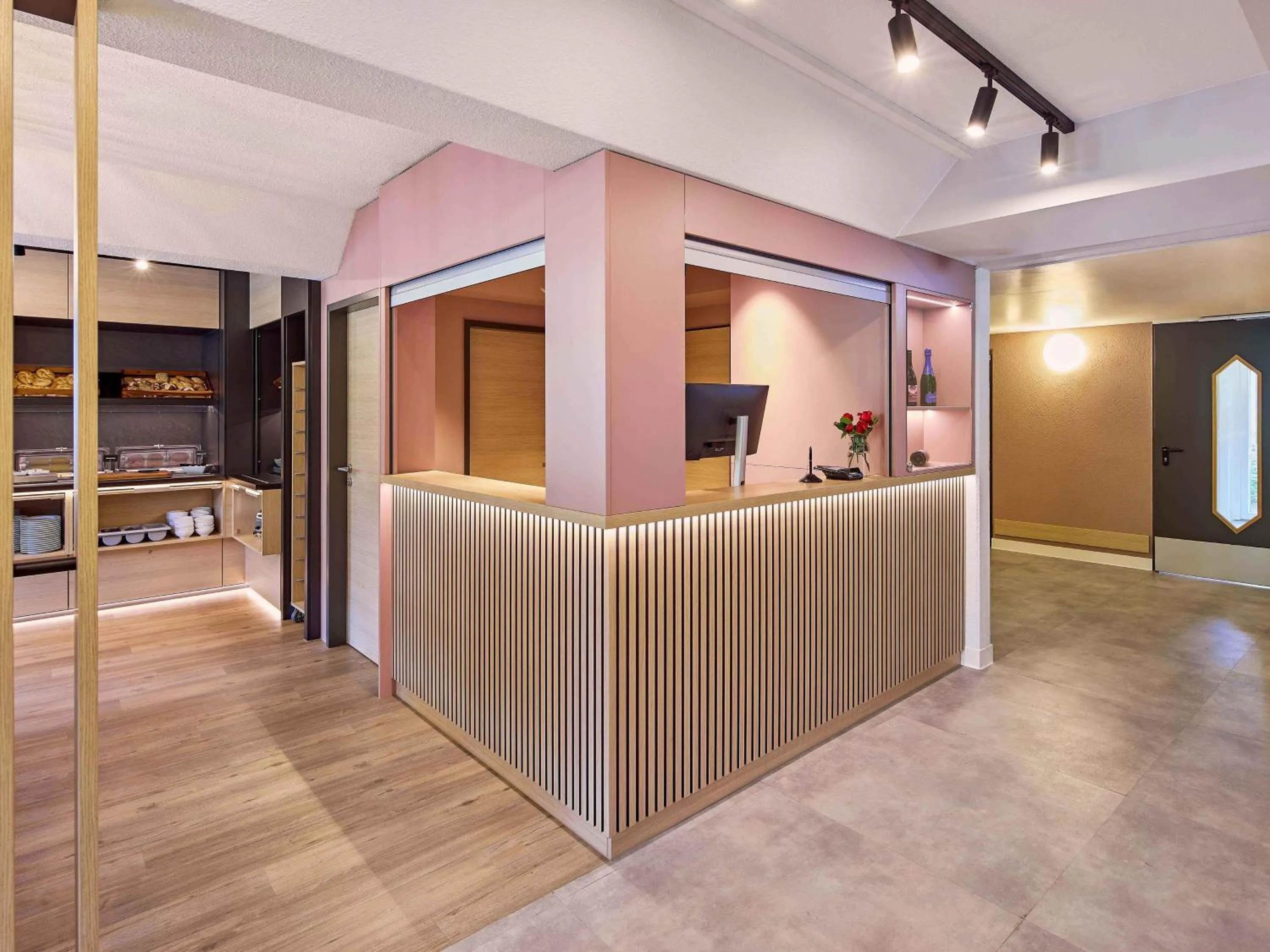 Lobby or reception in B&B HOTEL Dortmund-Airport