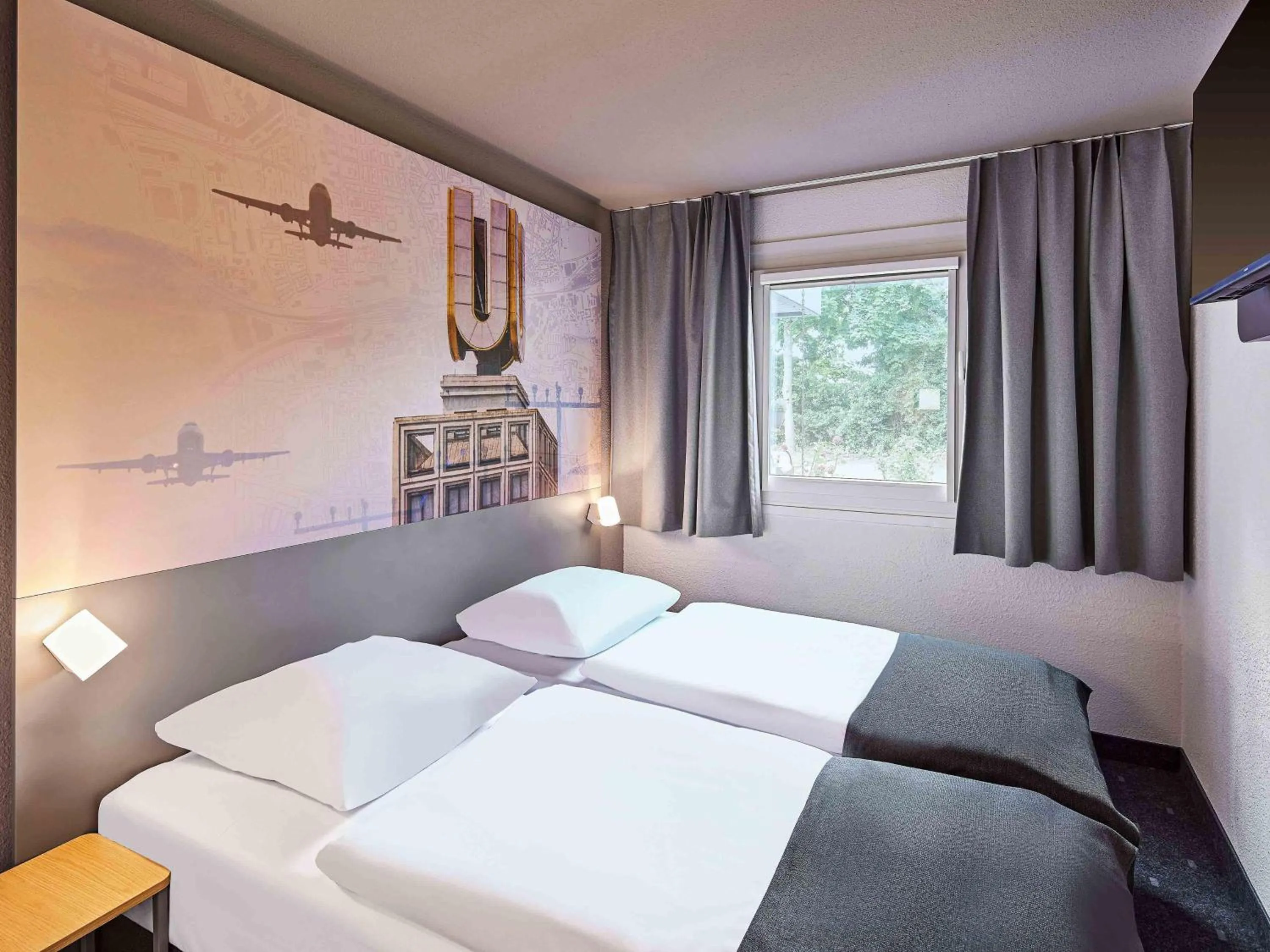 Photo of the whole room, Bed in B&B HOTEL Dortmund-Airport
