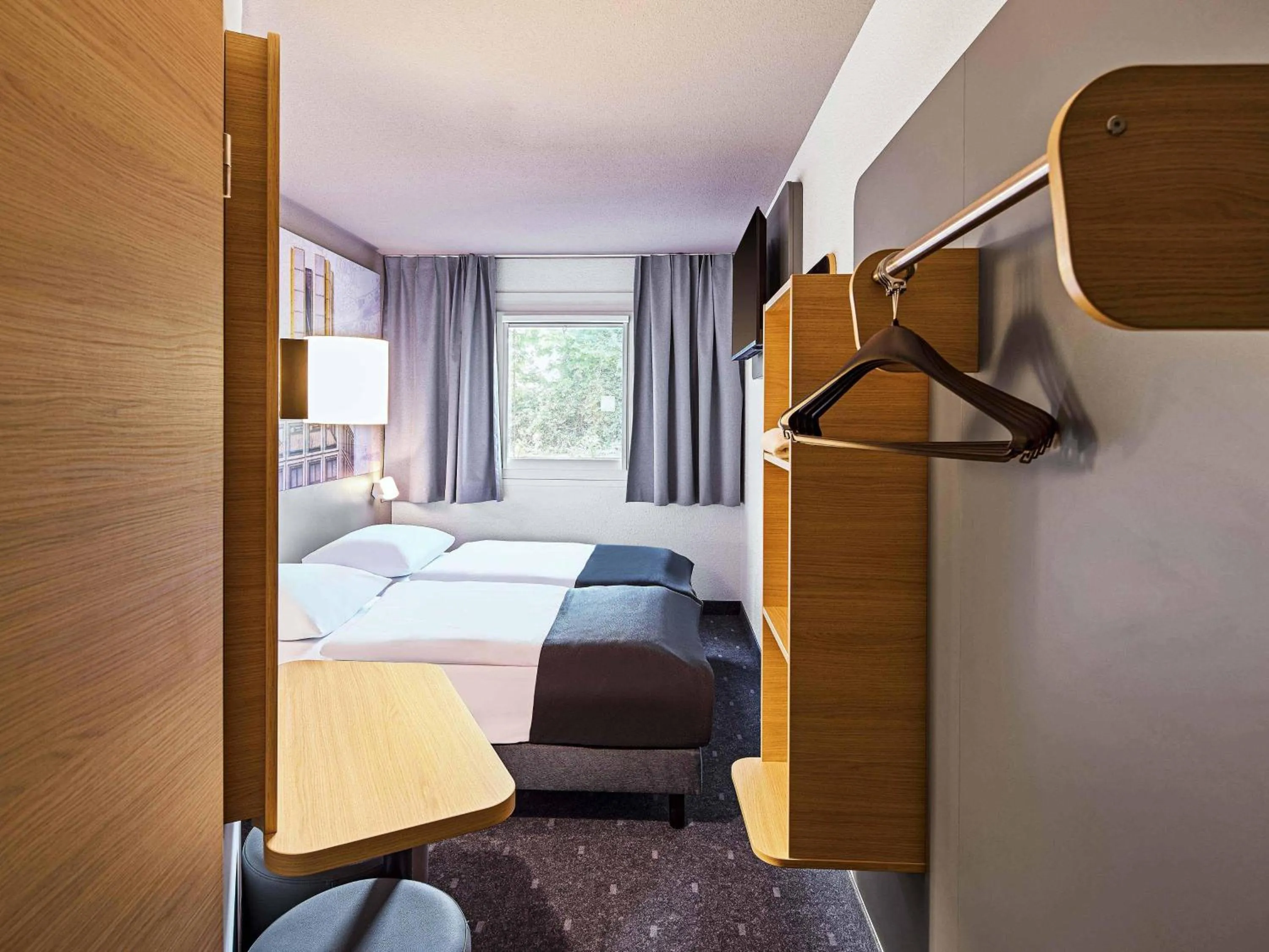 Photo of the whole room, Bed in B&B HOTEL Dortmund-Airport