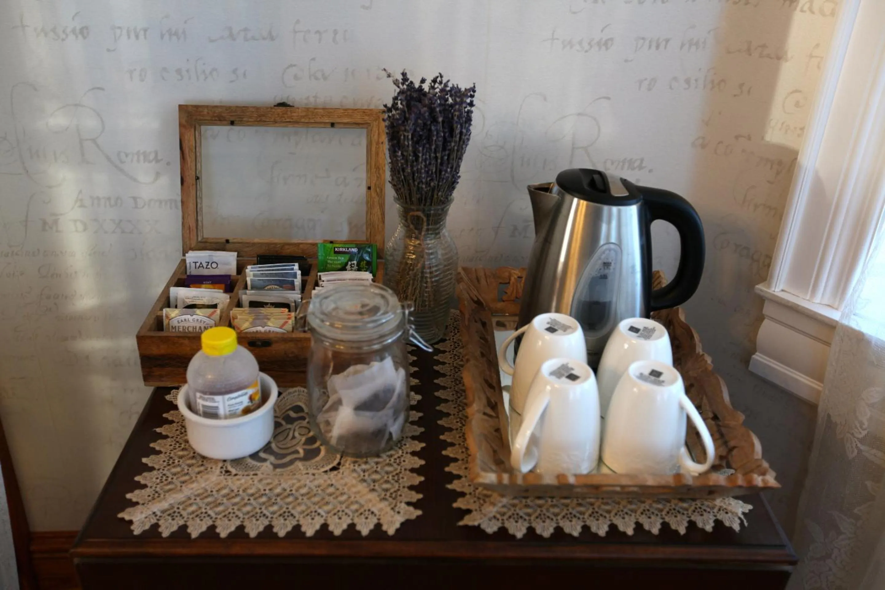 Food and drinks in Twin Peaks B&B