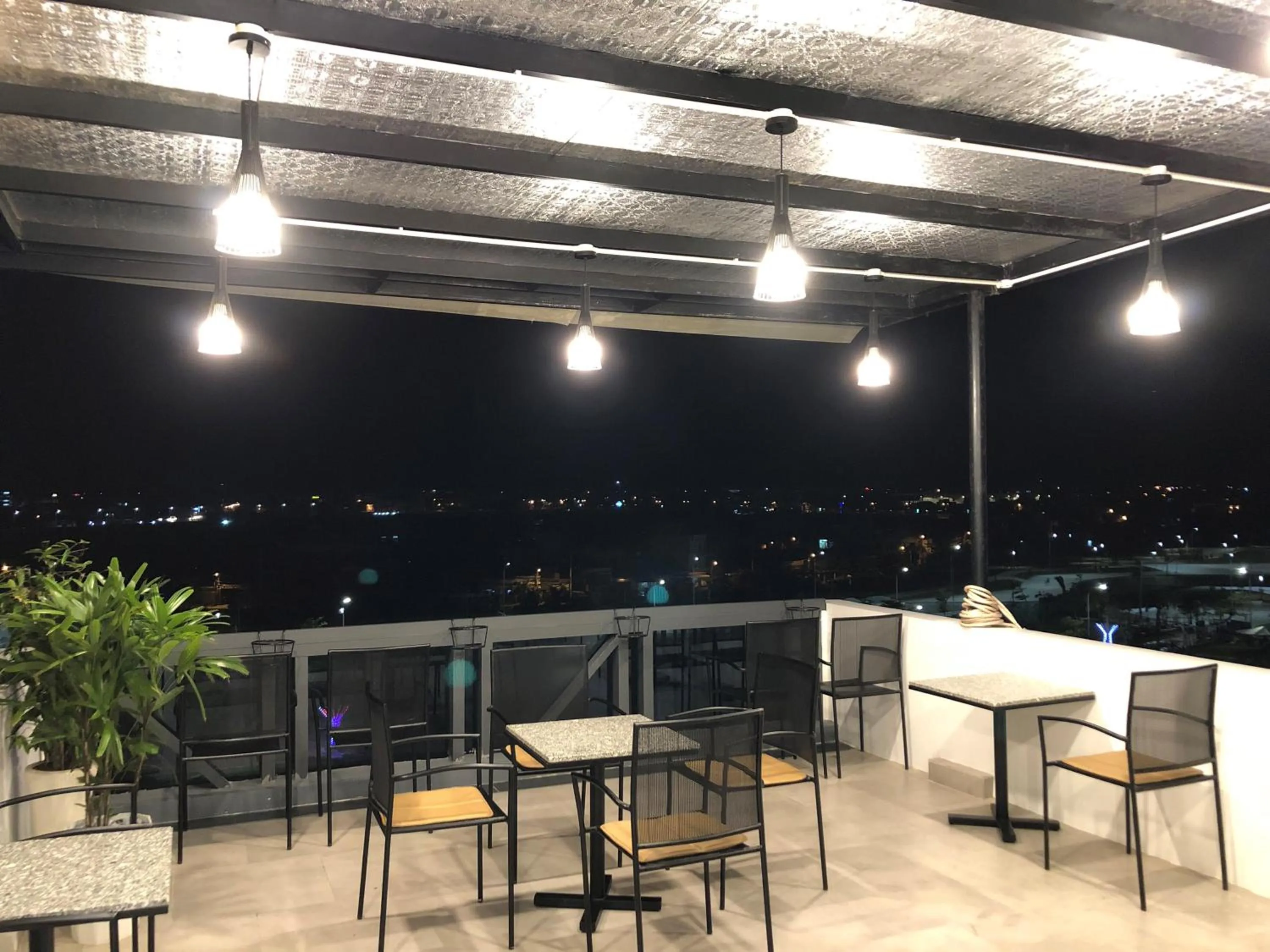 Restaurant/places to eat in Coconut Hotel Phú Yên