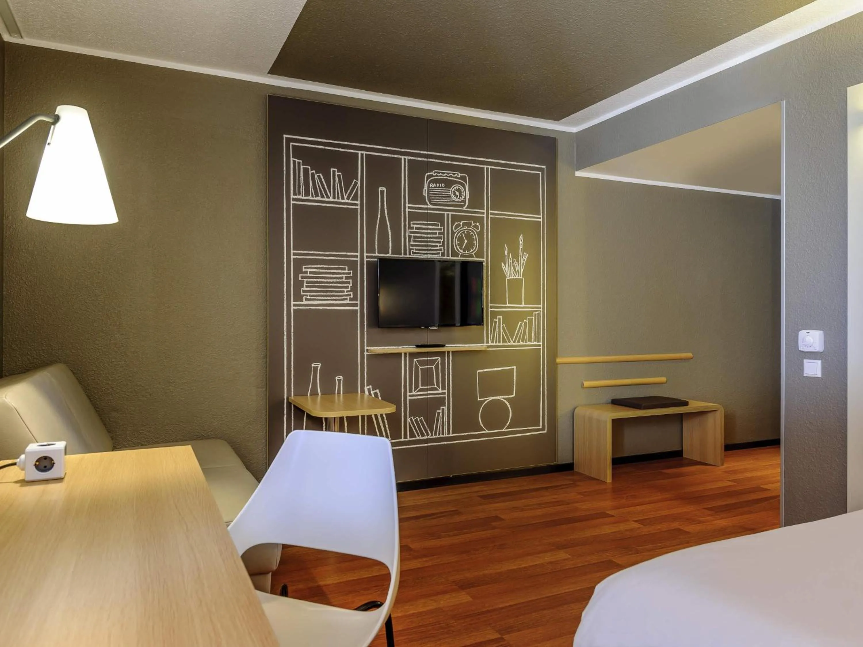 Bedroom, Bed in ibis Berlin Mitte