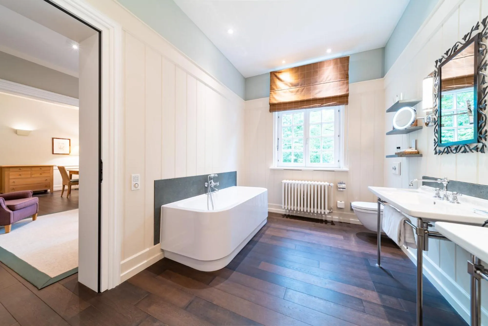 Bathroom, Bed in Gräflicher Park Health & Balance Resort