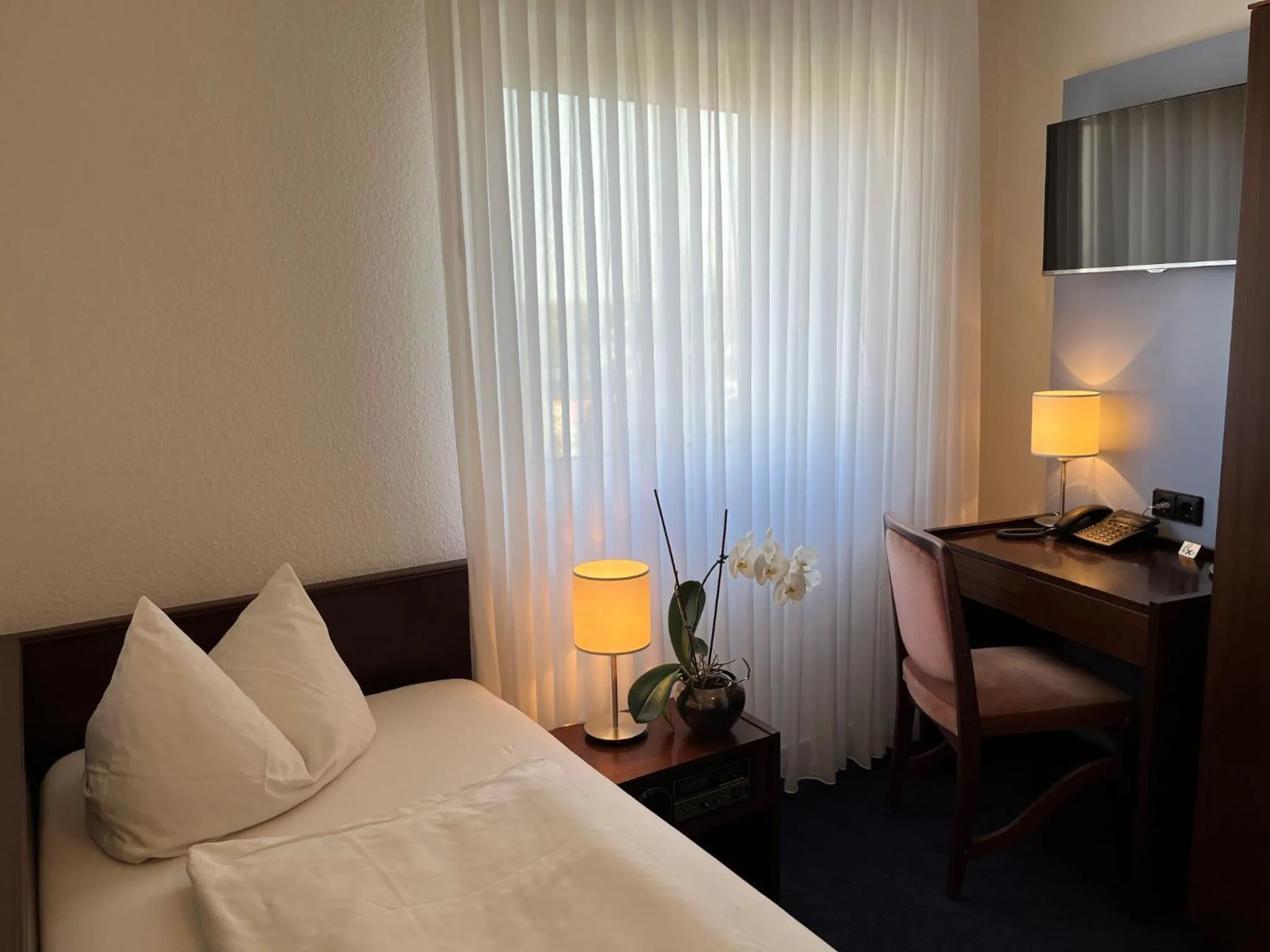 Photo of the whole room, Bed in Hotel Garni Geisler