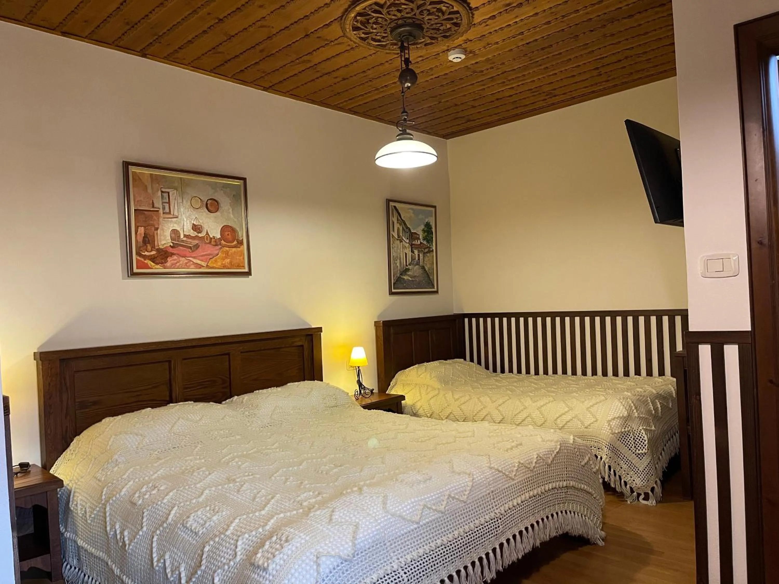 Bed in Hotel Mangalemi