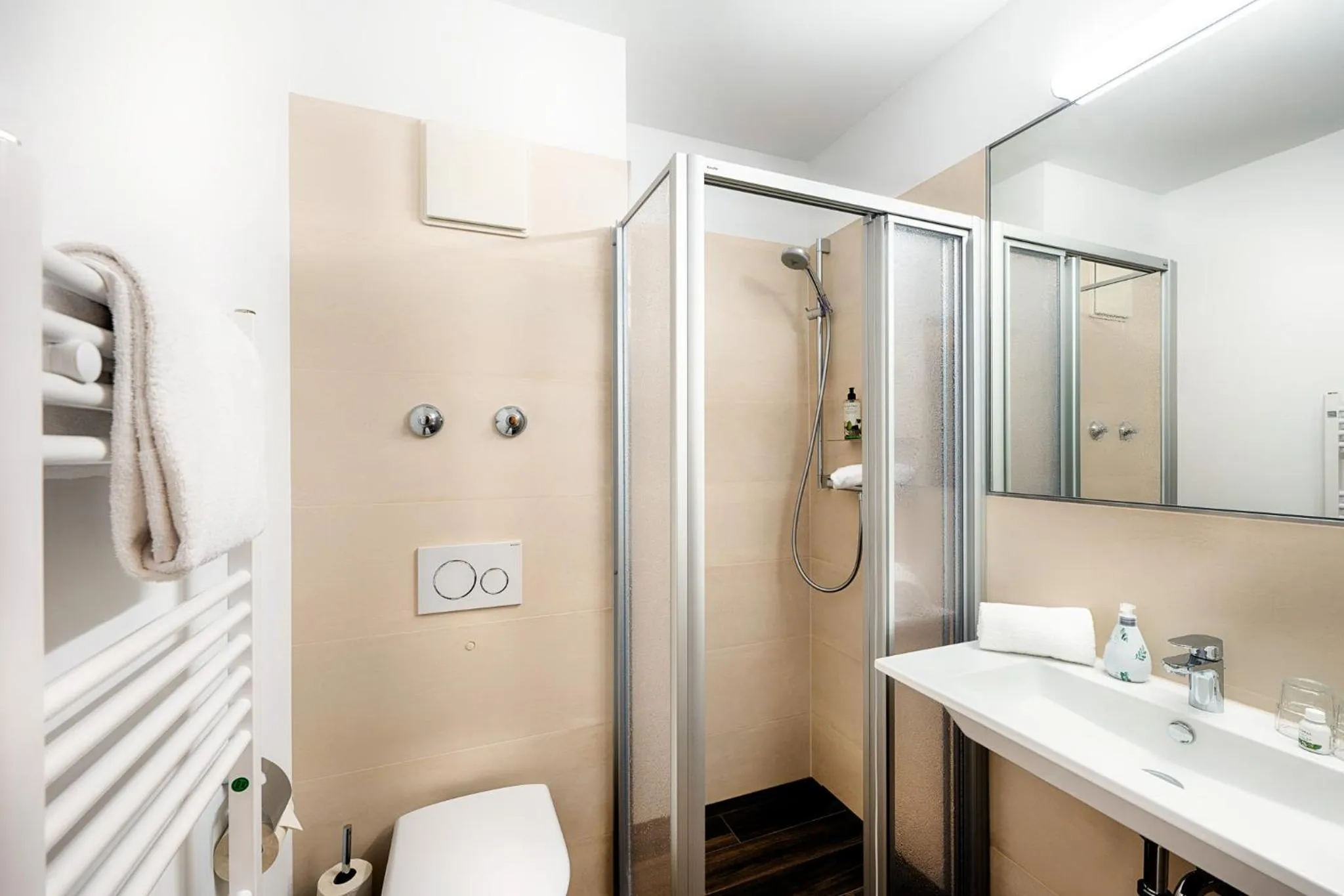 Shower in Businesshotel Berlin