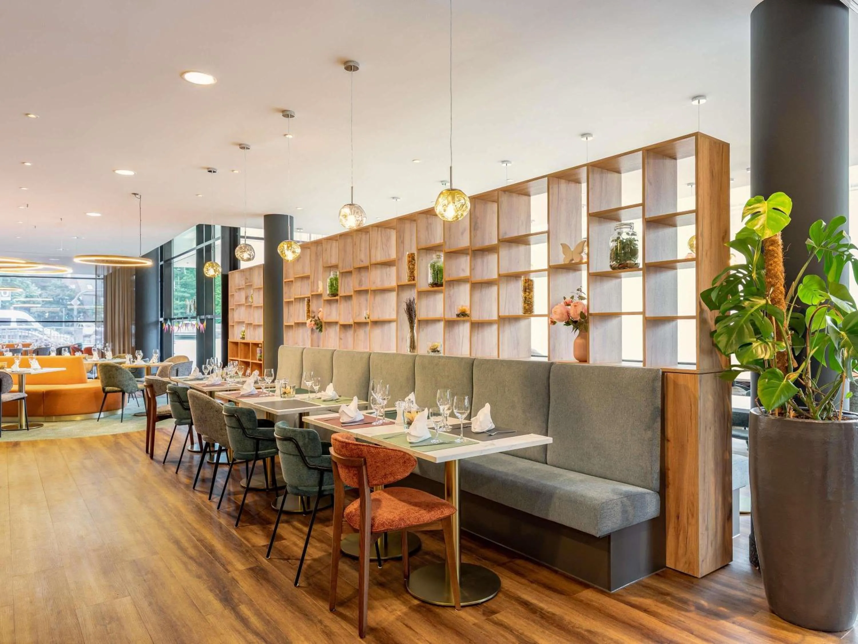 Restaurant/places to eat in Novotel Hamburg City Alster