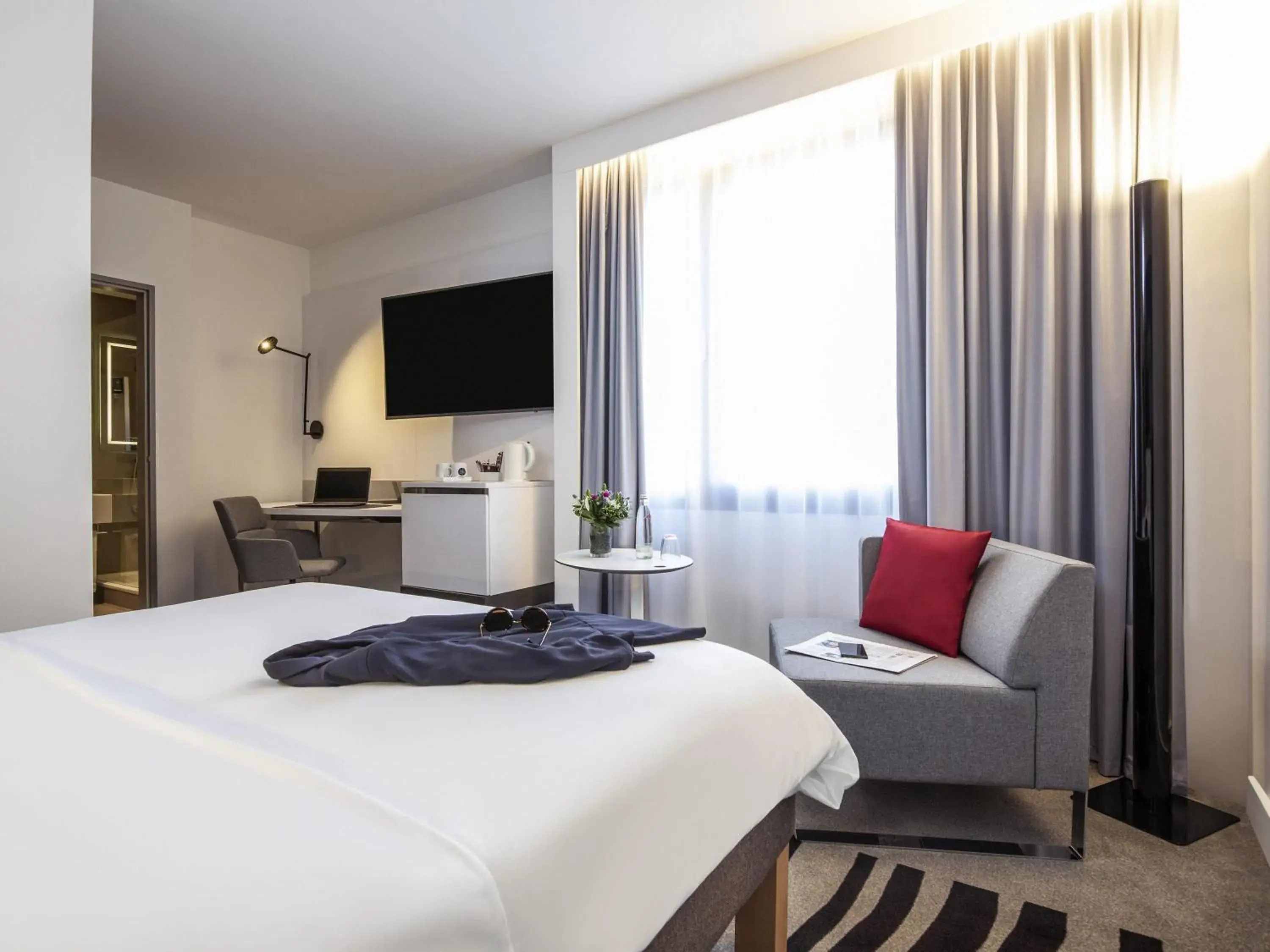 Standard Double Room in Novotel Hamburg City Alster Standard Double Room in Novotel Hamburg City Alster