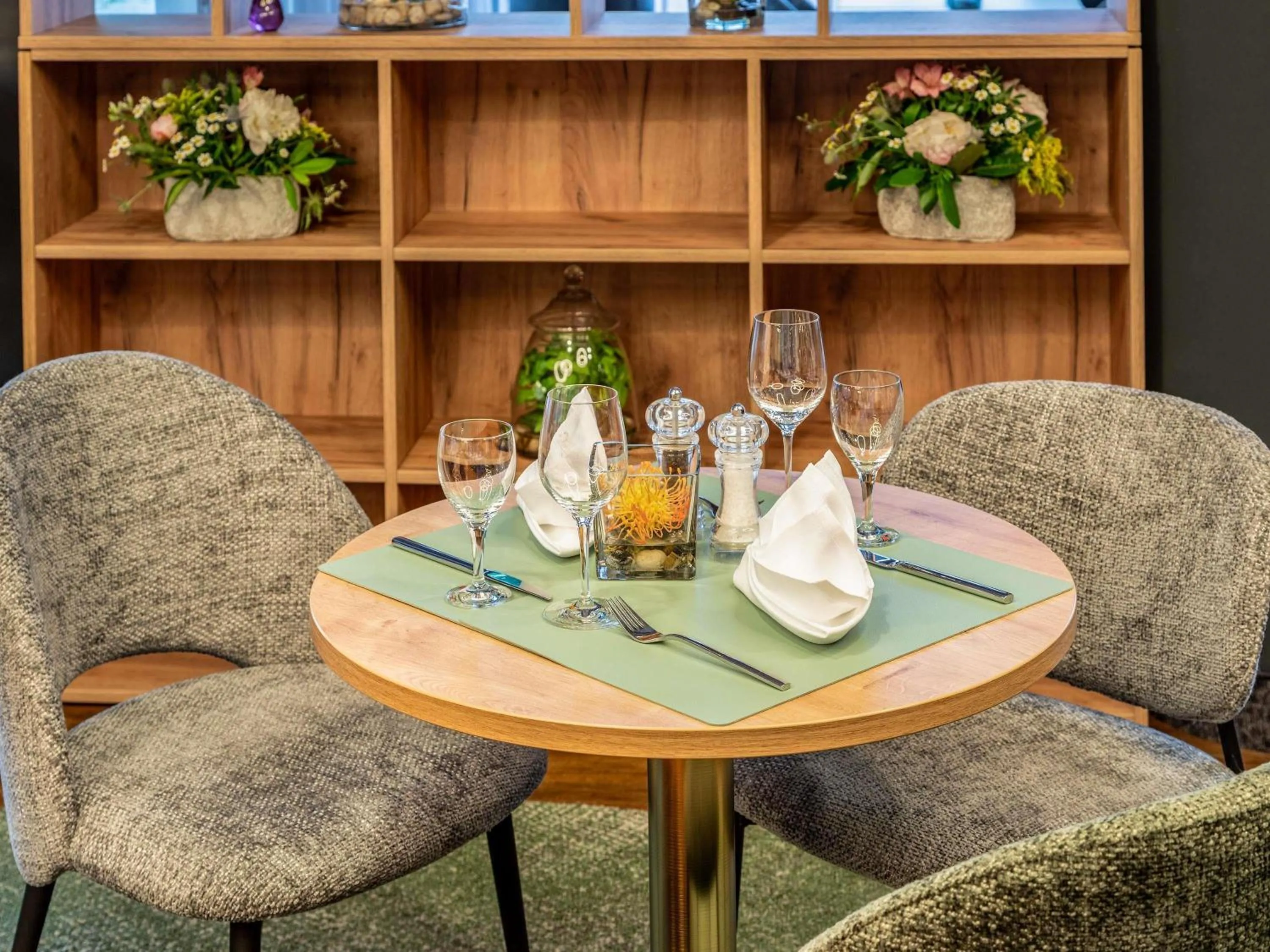 Restaurant/places to eat in Novotel Hamburg City Alster