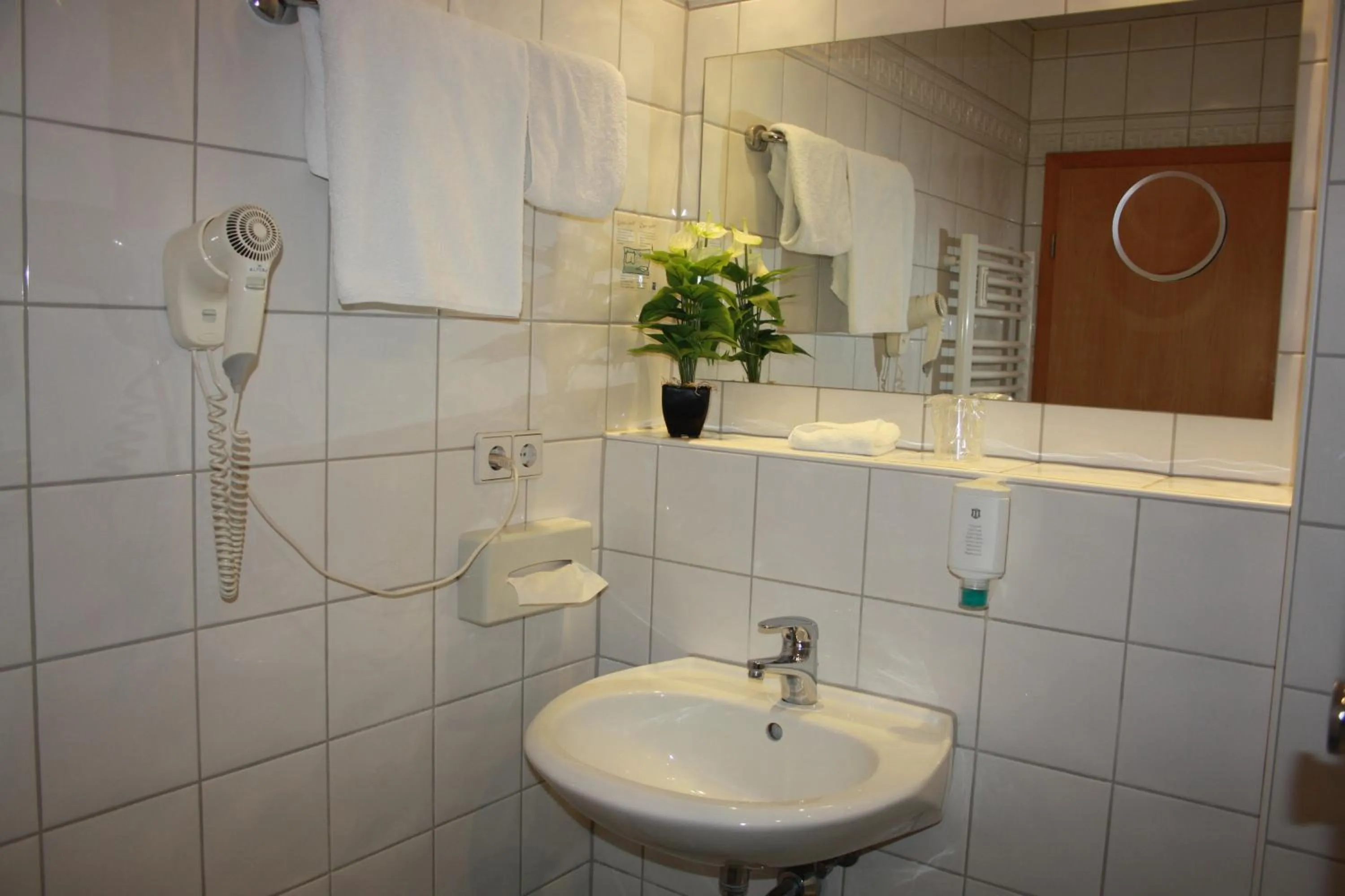 Bathroom in Hotel Am Markt