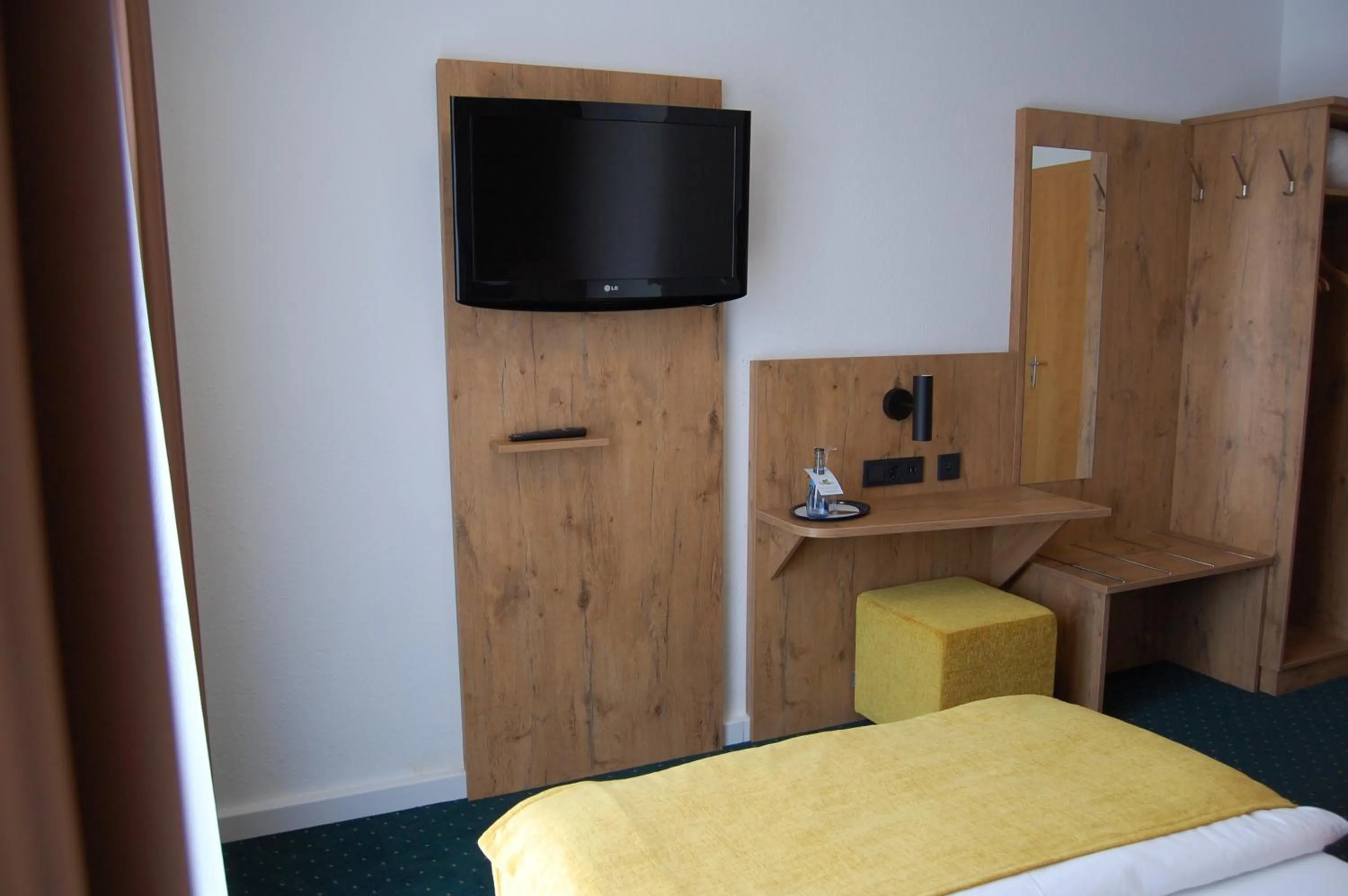 Photo of the whole room, Bed in Hotel Am Markt