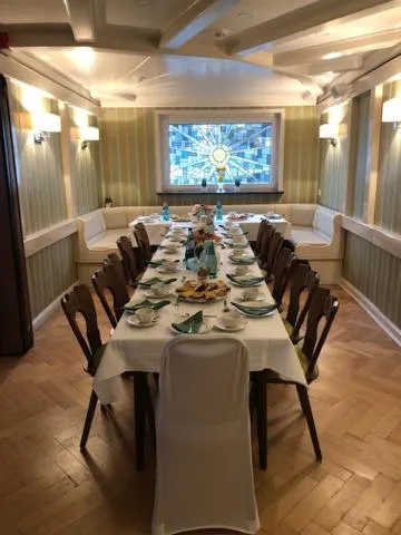 Photo of the whole room in Hotel zur goldenen Sonne