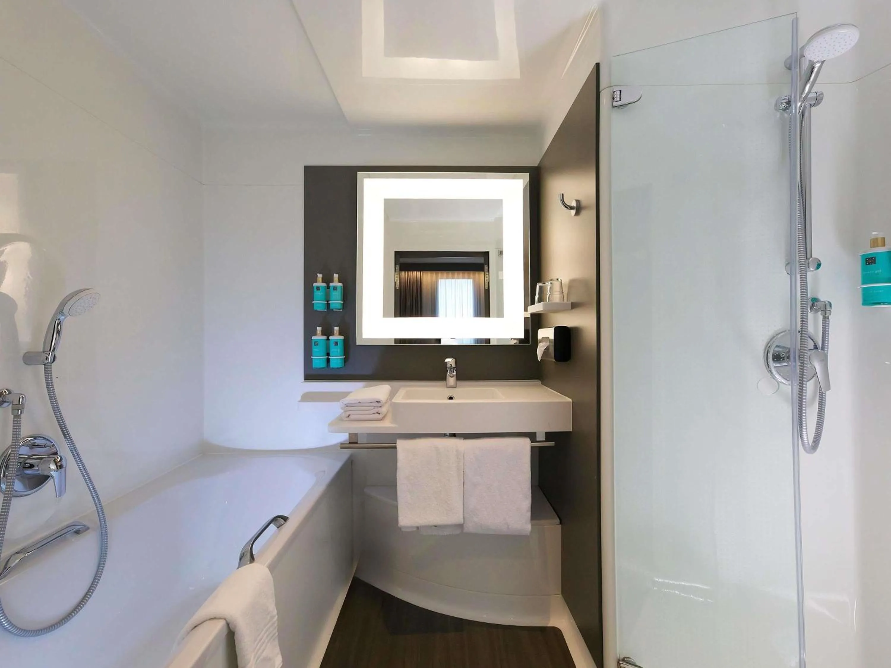 Bedroom in Novotel Suites Berlin City Potsdamer Platz