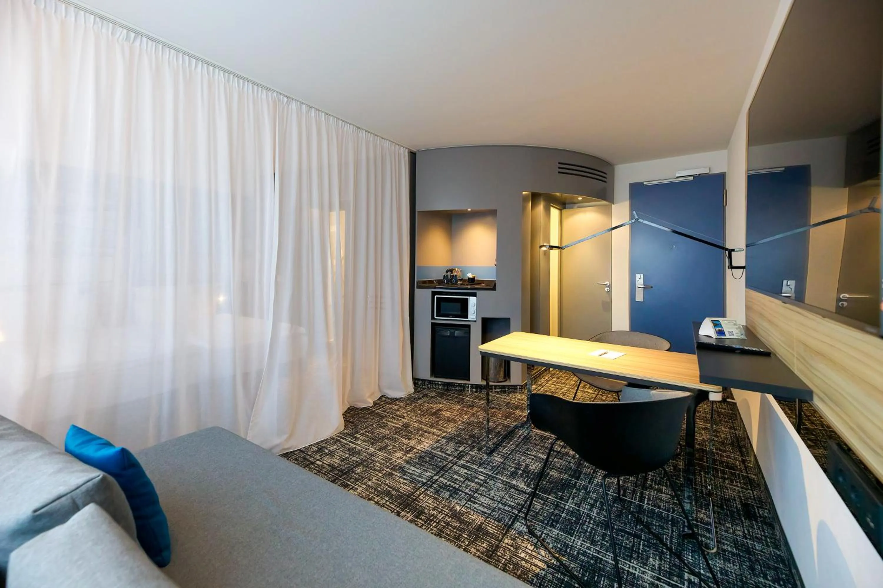 Kitchen or kitchenette in Novotel Suites Berlin City Potsdamer Platz