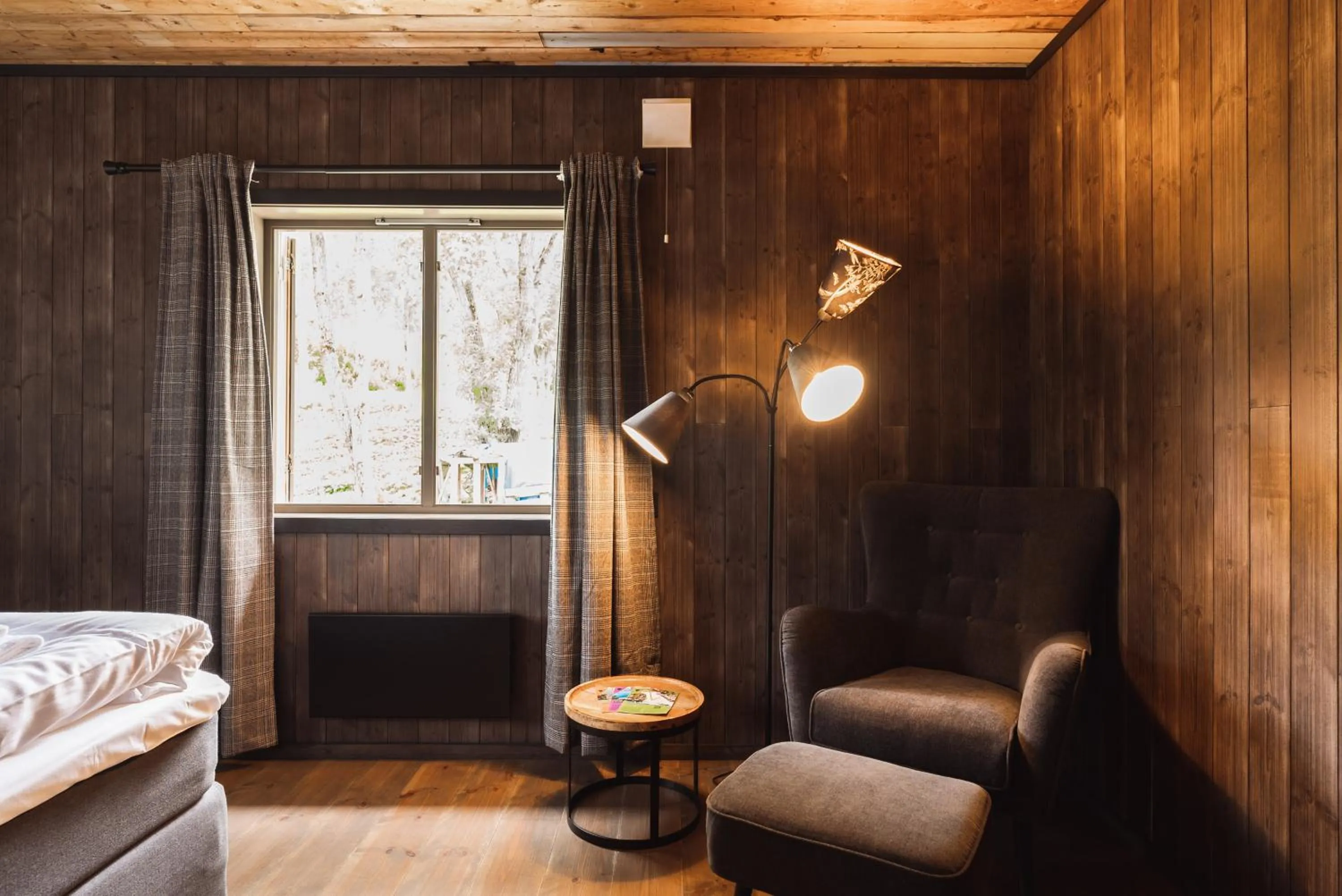 Seating area, Bed in Gulbrakka Basecamp