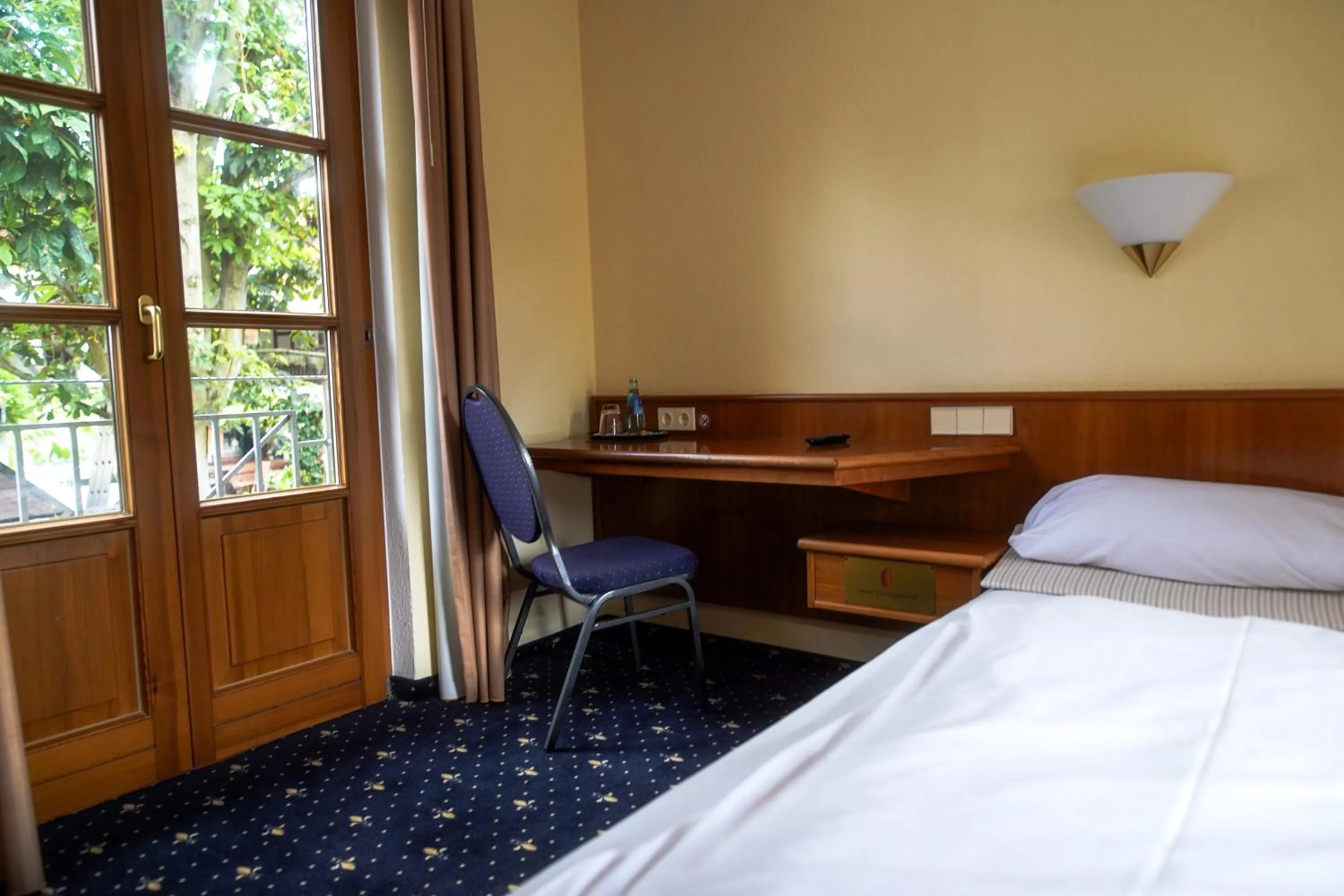 Bed in Hotel Erlenbacher Hof