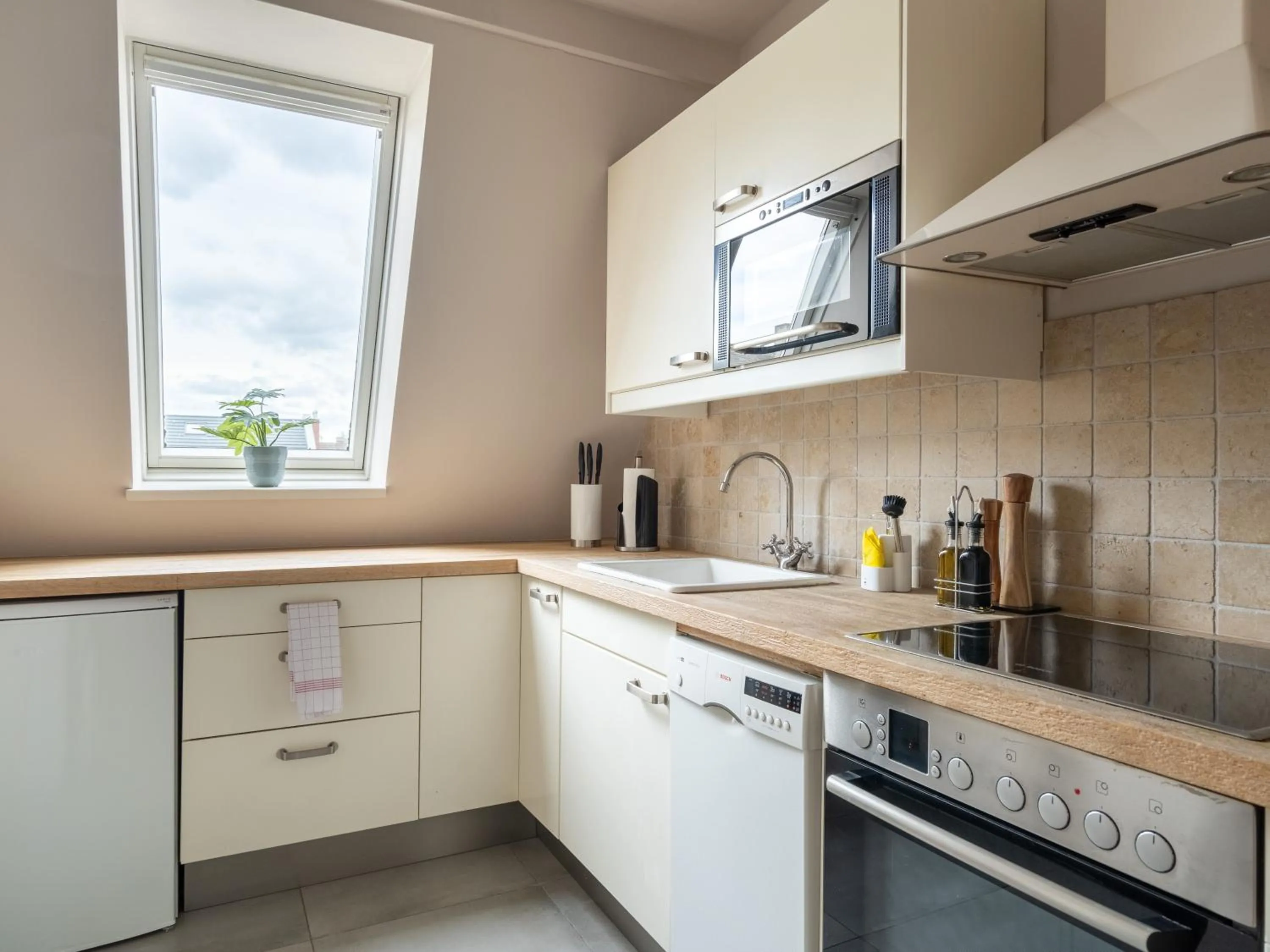 Coffee/tea facilities in Schoenhouse Avenue - Digital Access