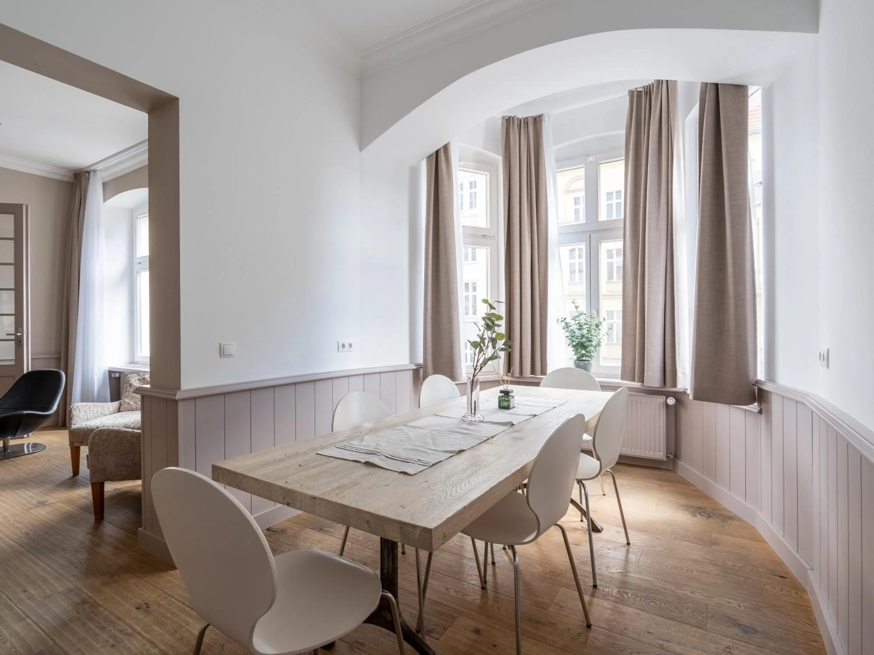 Dining area in Schoenhouse Avenue - Digital Access