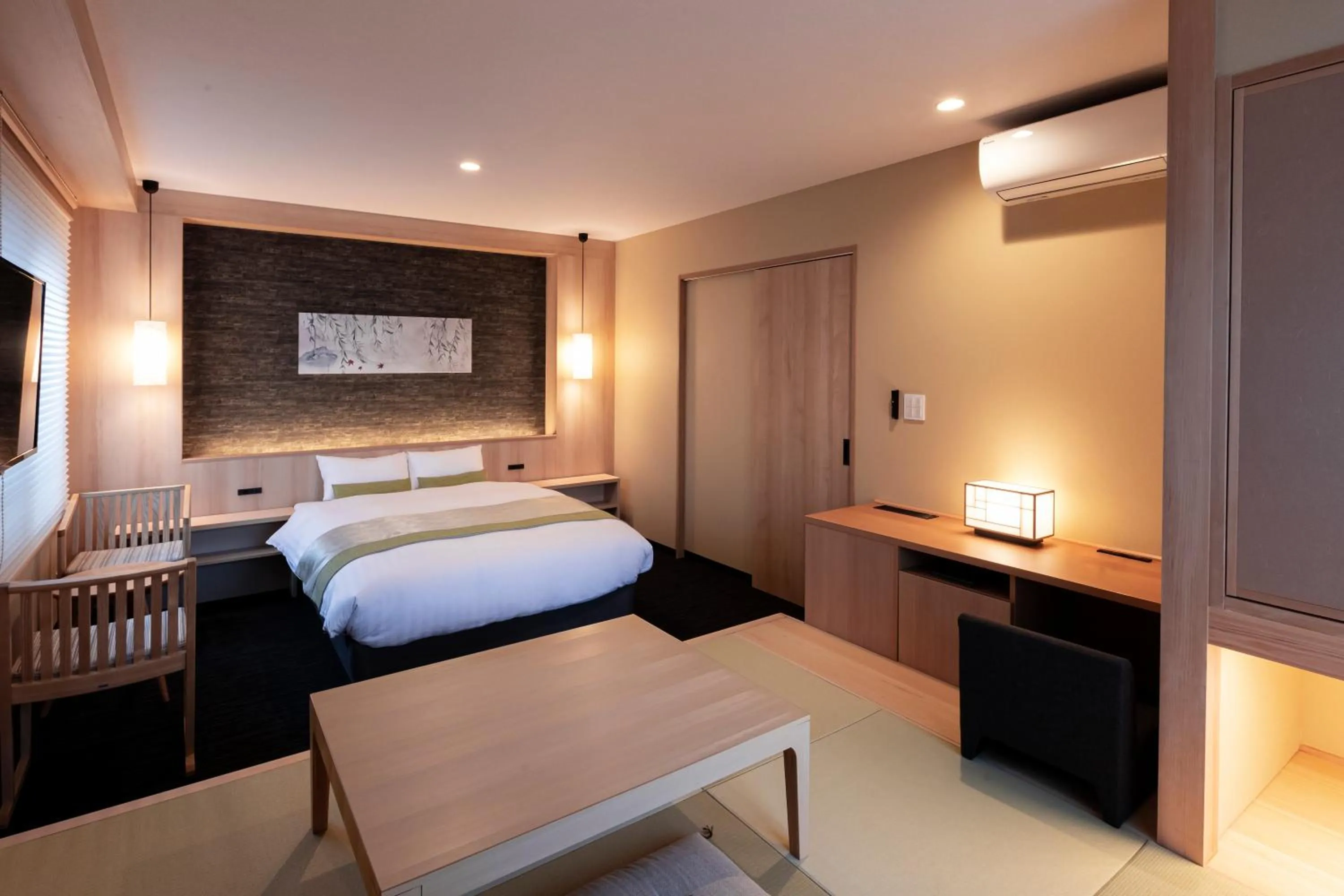 Photo of the whole room, Bed in Rinn Shirakawa South