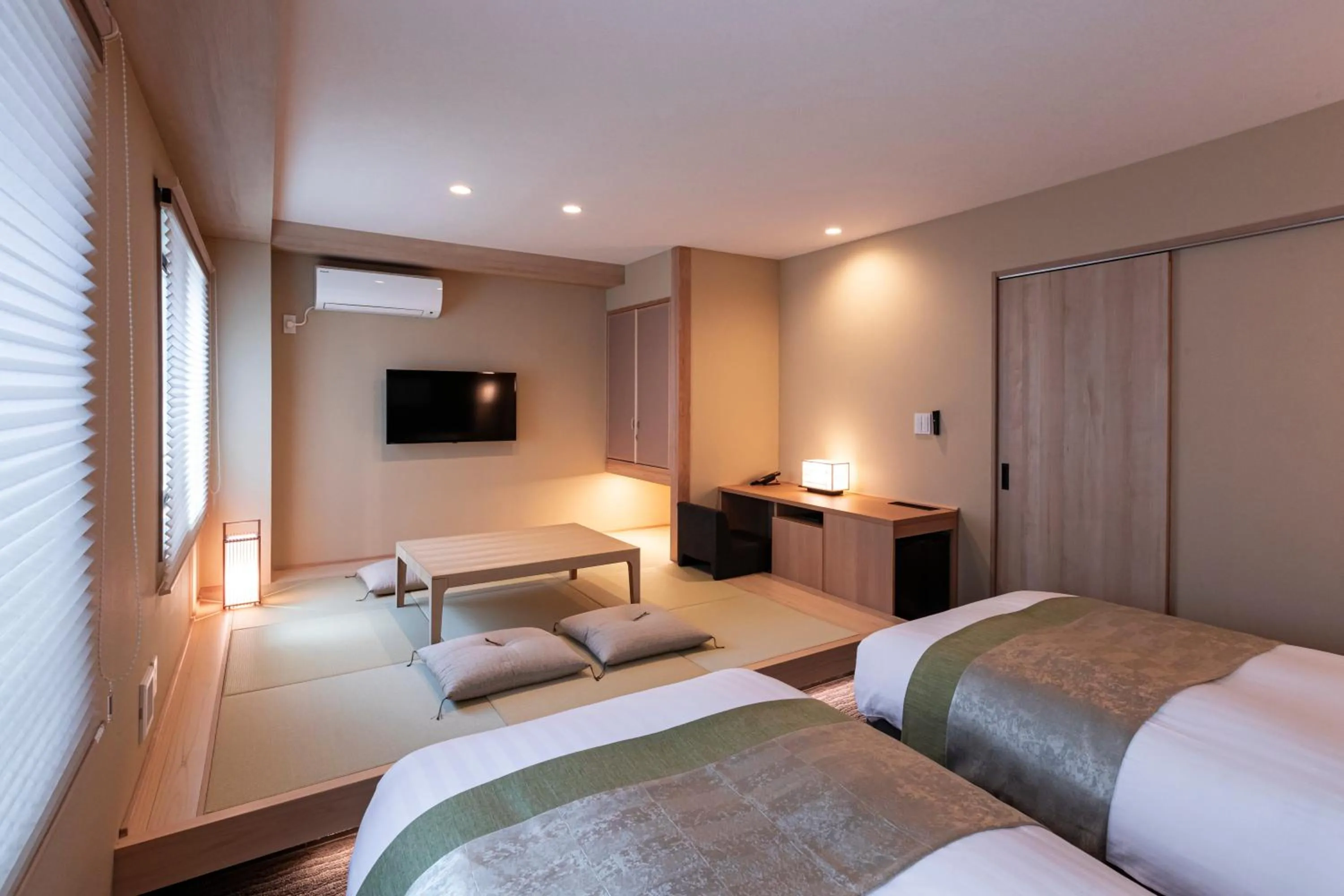 Photo of the whole room, Bed in Rinn Shirakawa South