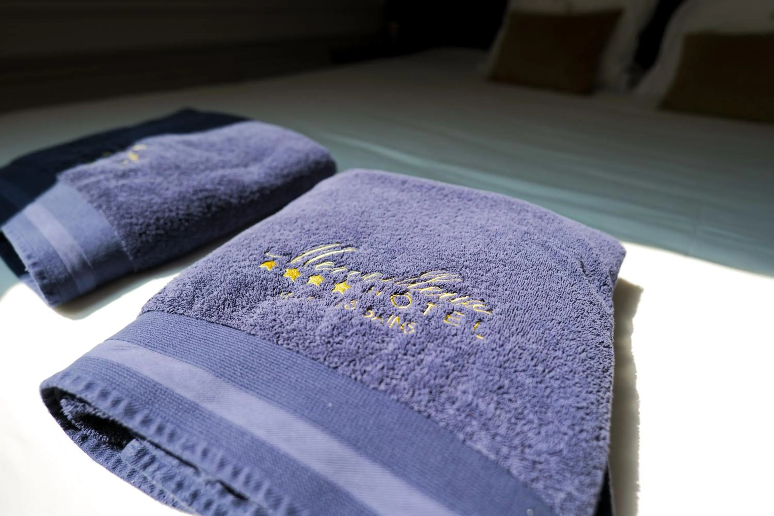 towels in Hôtel Merveilleux Côté Mer