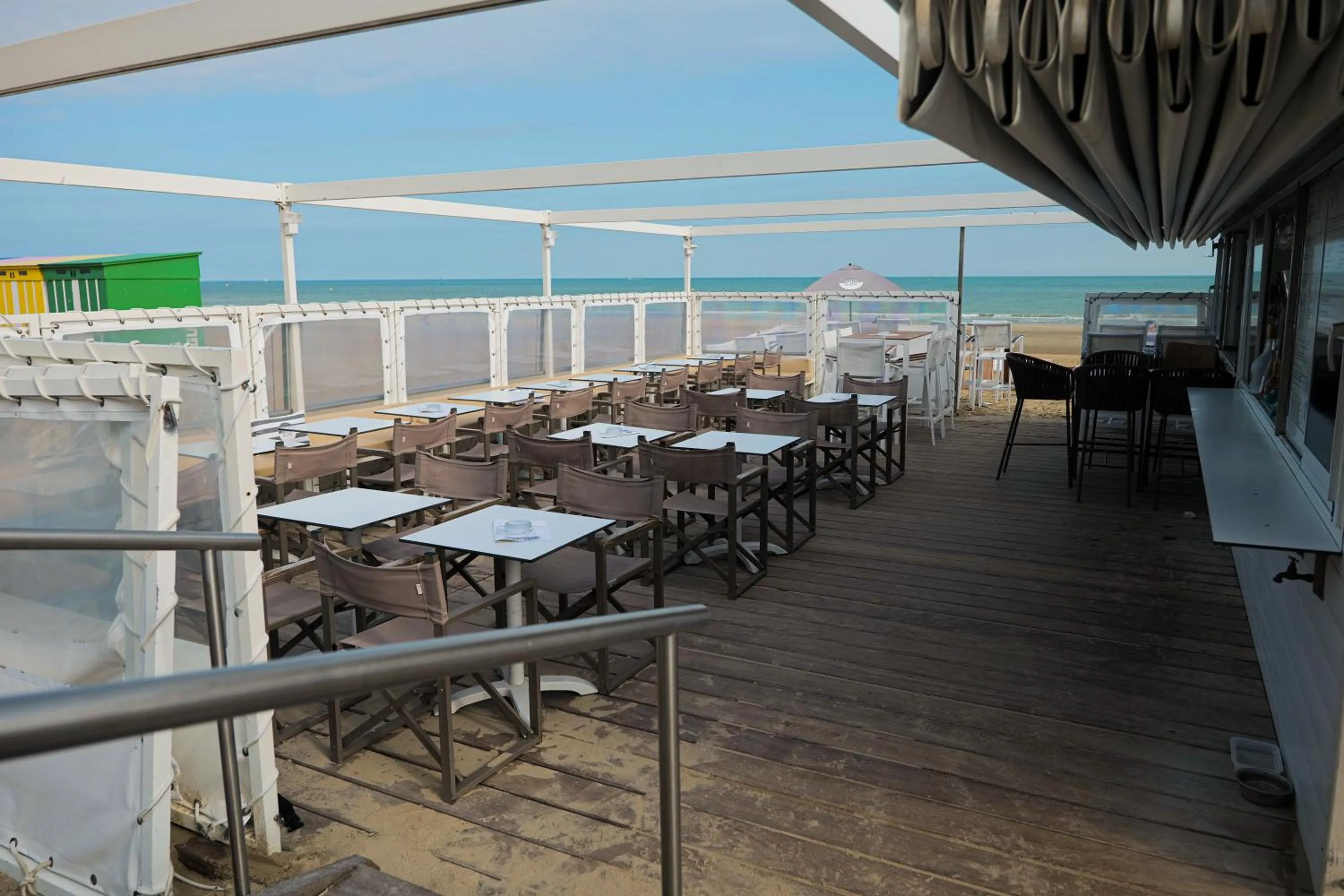 Restaurant/places to eat in Hôtel Merveilleux Côté Mer