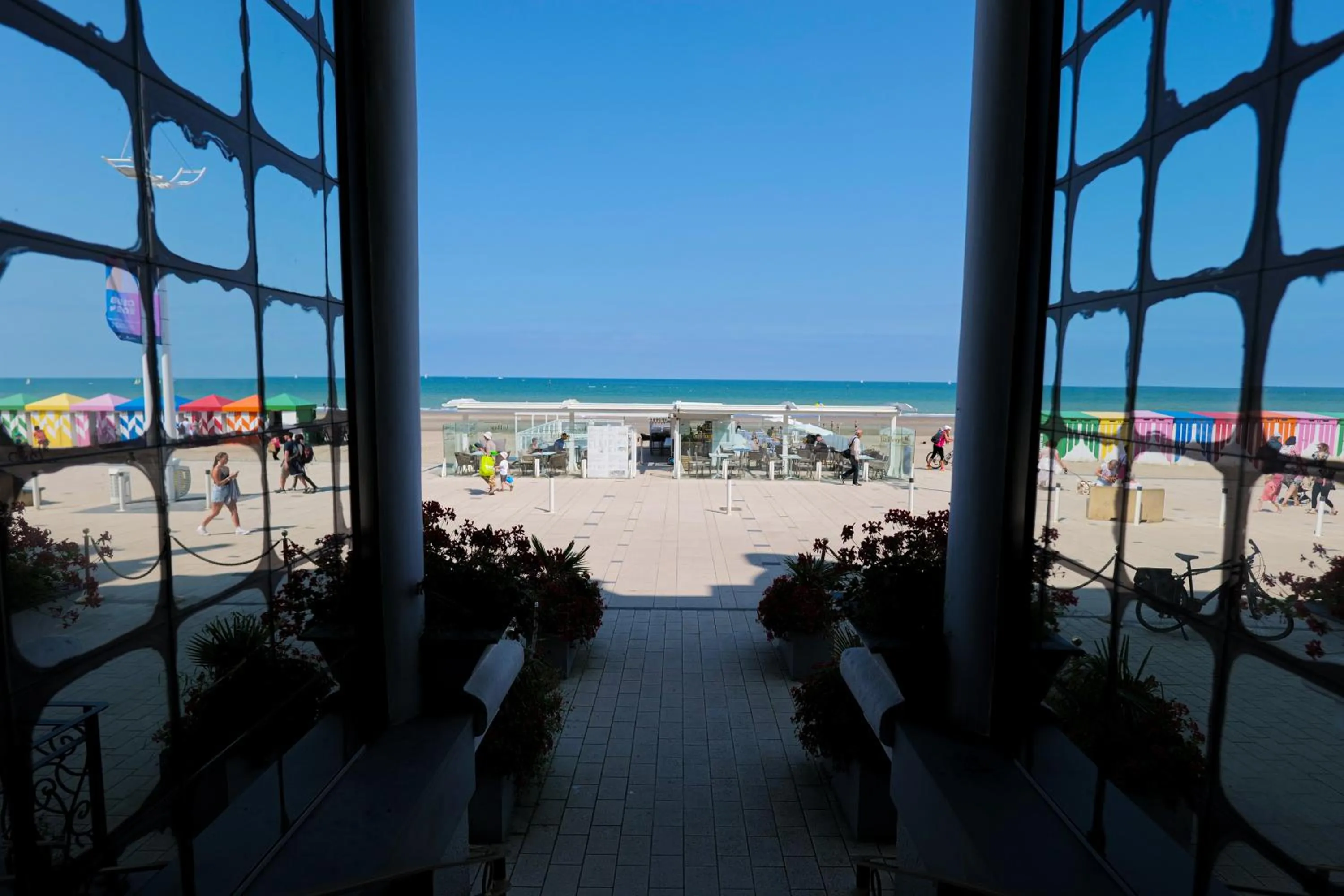 Property building in Hôtel Merveilleux Côté Mer